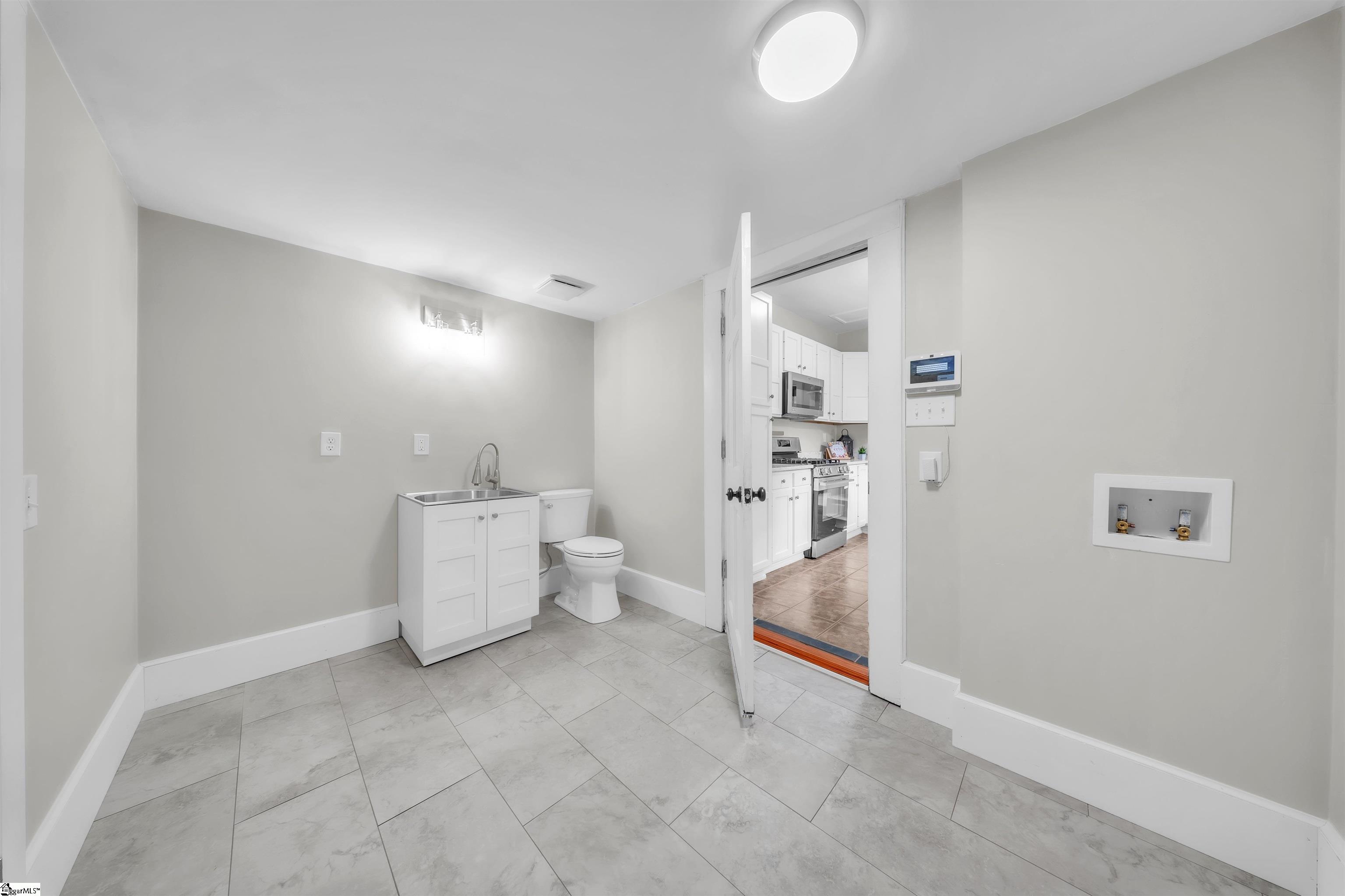 107 Whitehall Street Property Photo 10