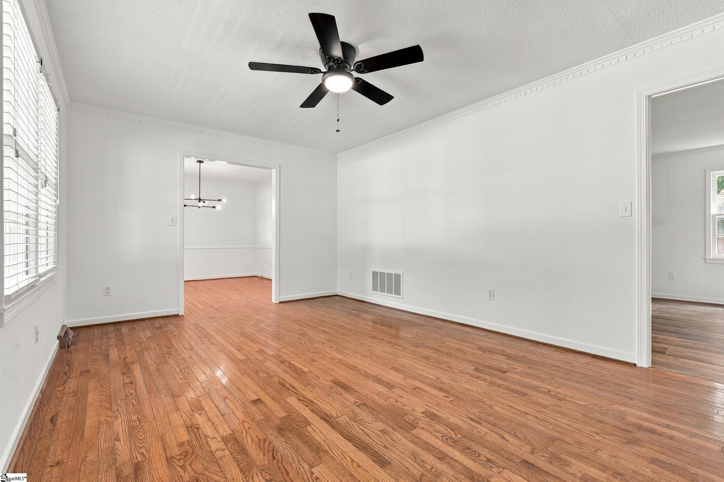 105 Vicksburg Court Property Photo 4