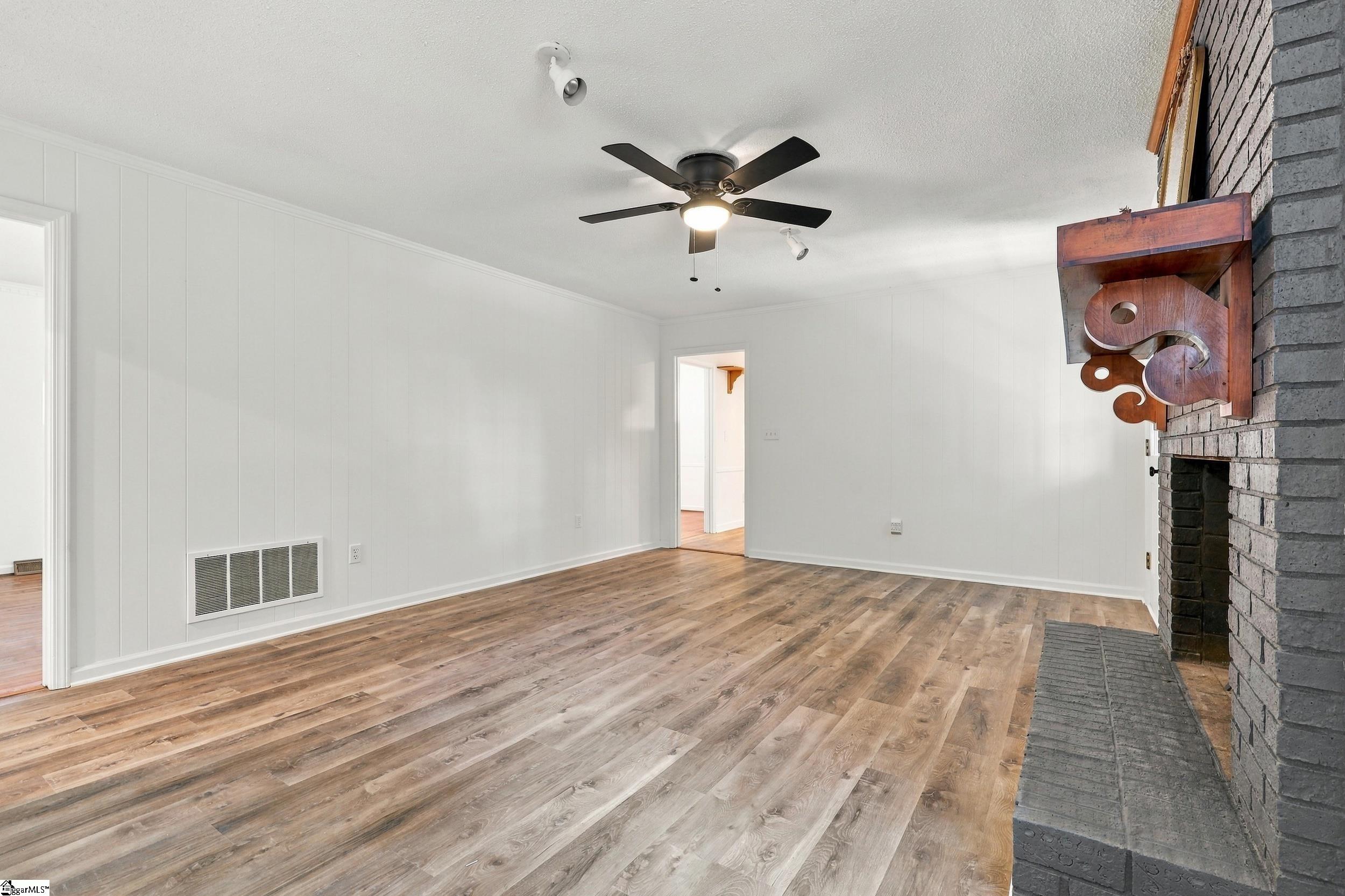 105 Vicksburg Court Property Photo 10