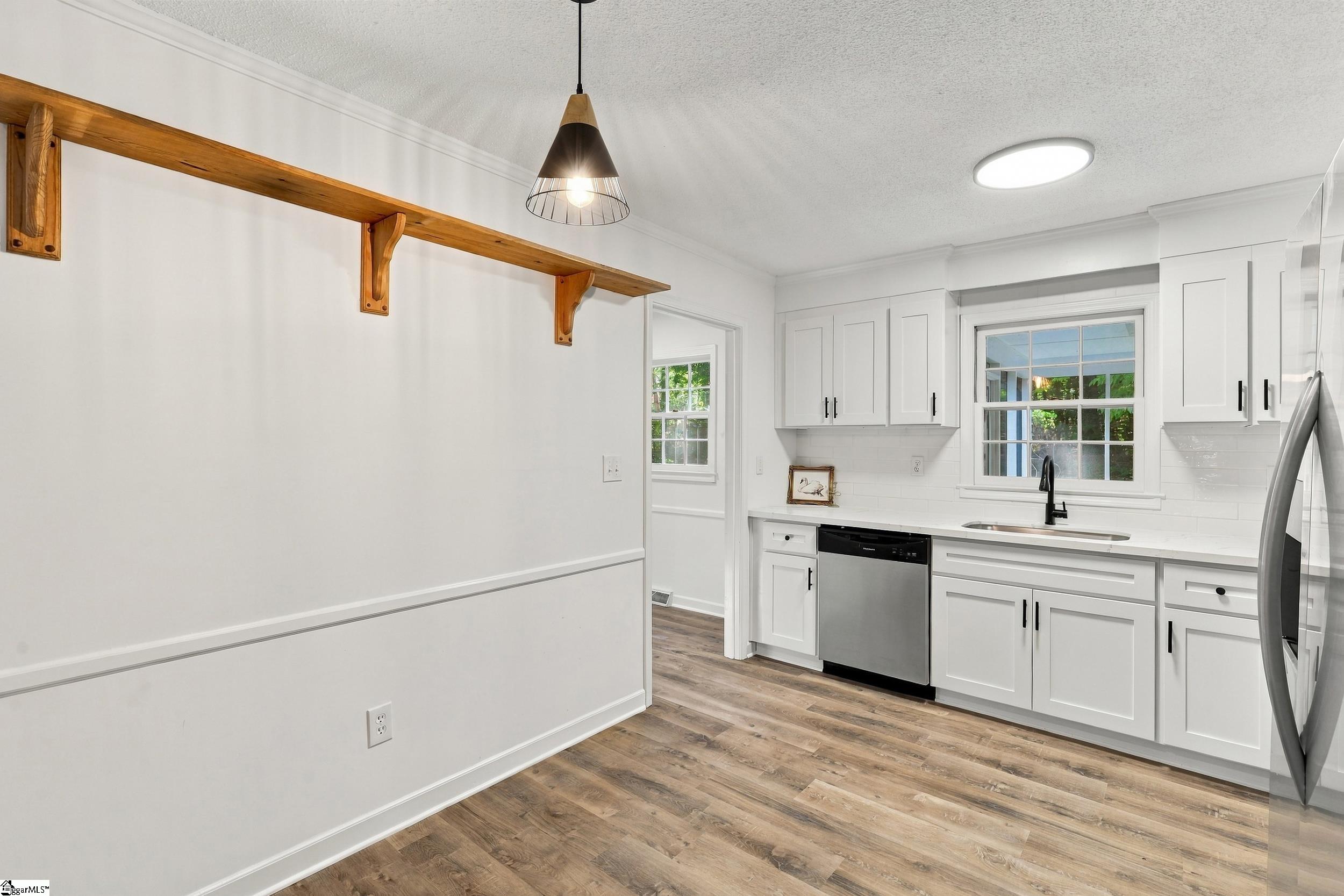 105 Vicksburg Court Property Photo 13