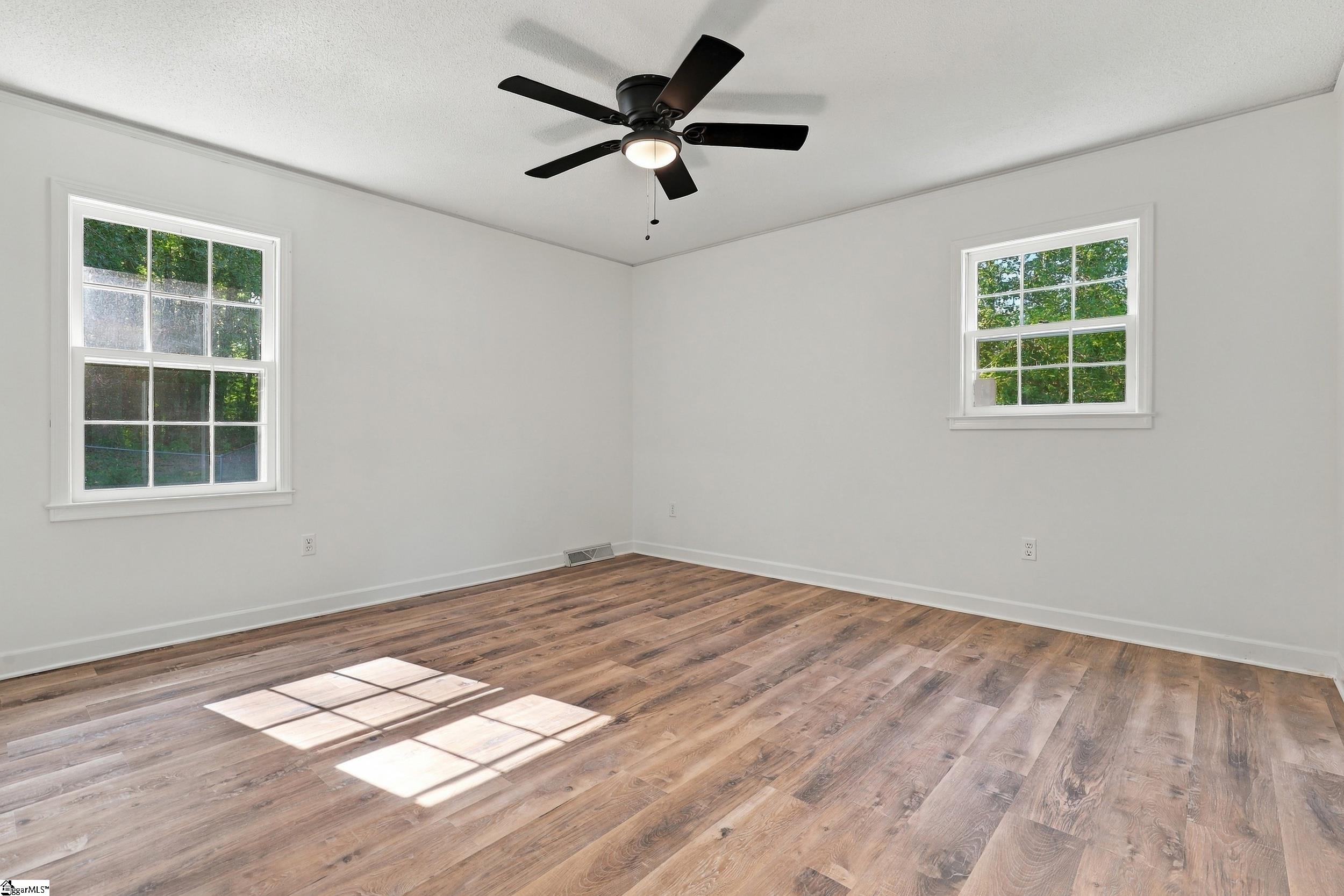 105 Vicksburg Court Property Photo 15