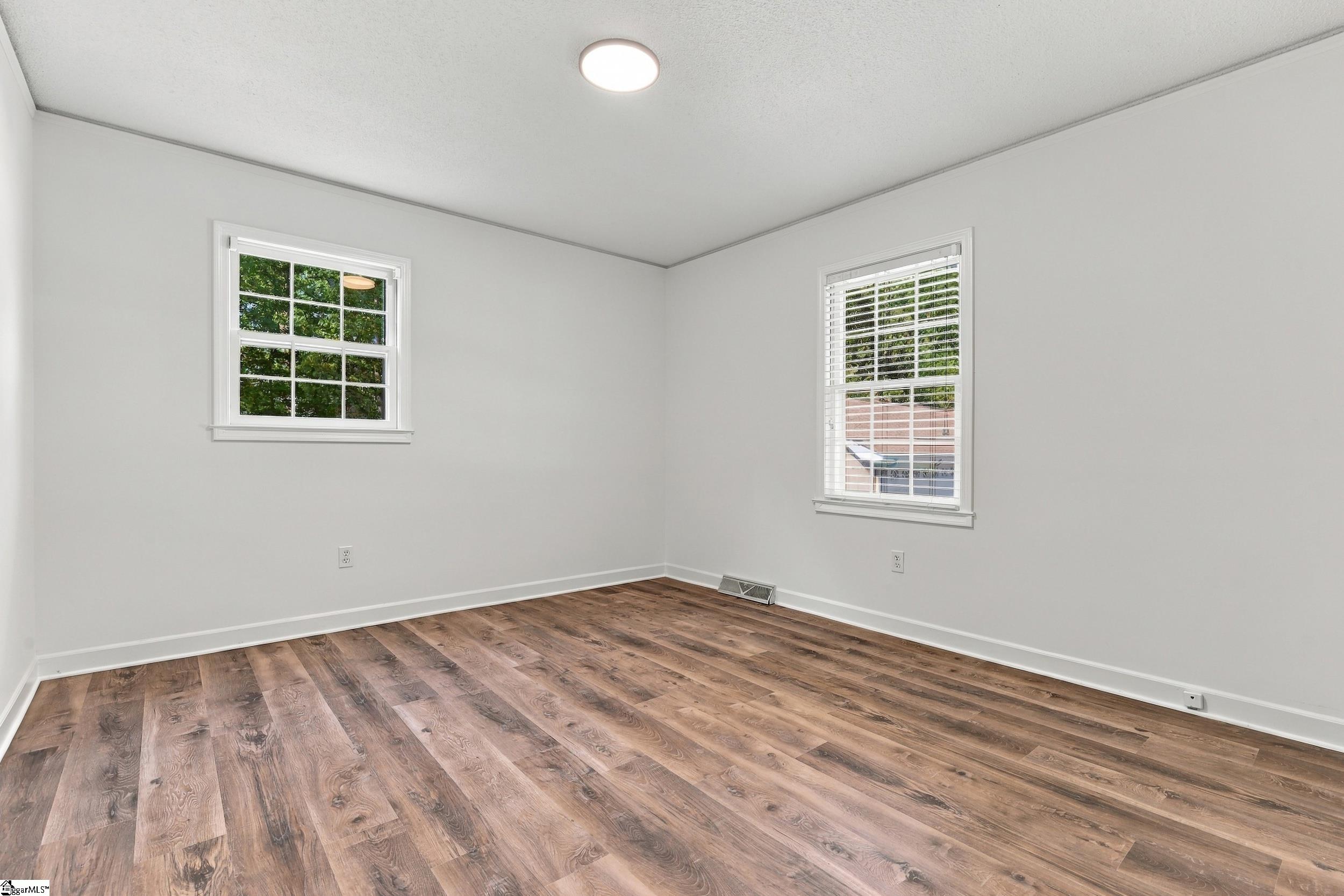 105 Vicksburg Court Property Photo 16