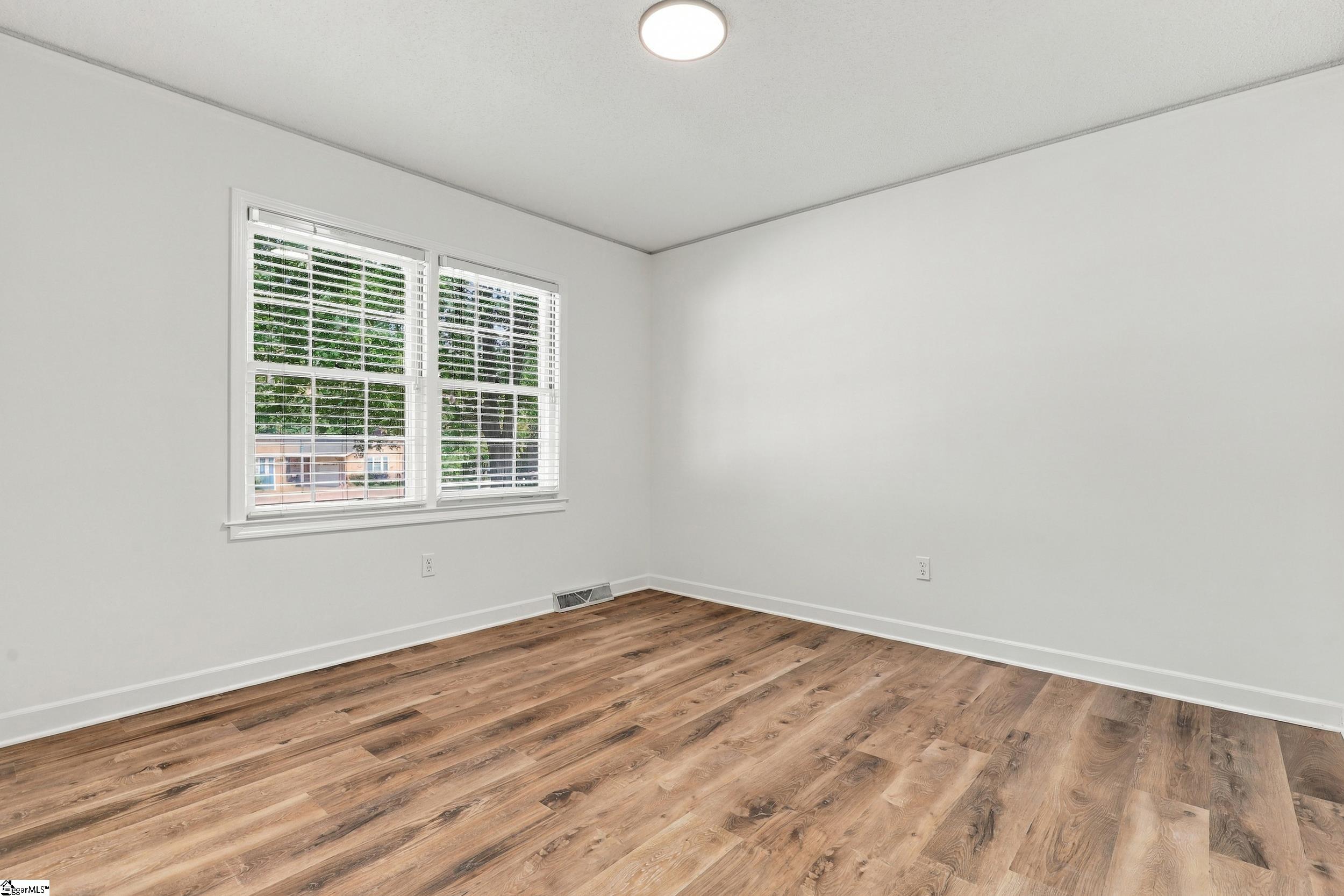 105 Vicksburg Court Property Photo 18