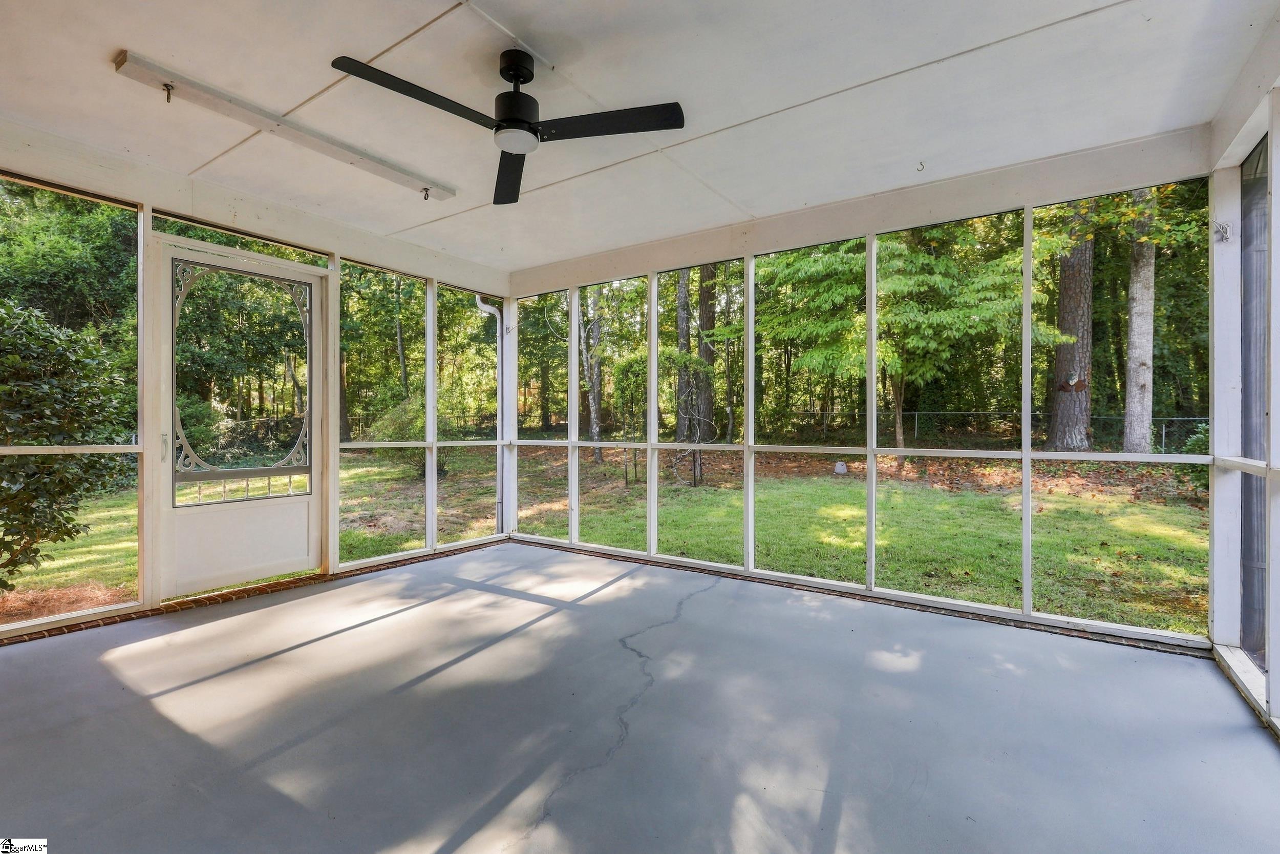 105 Vicksburg Court Property Photo 23