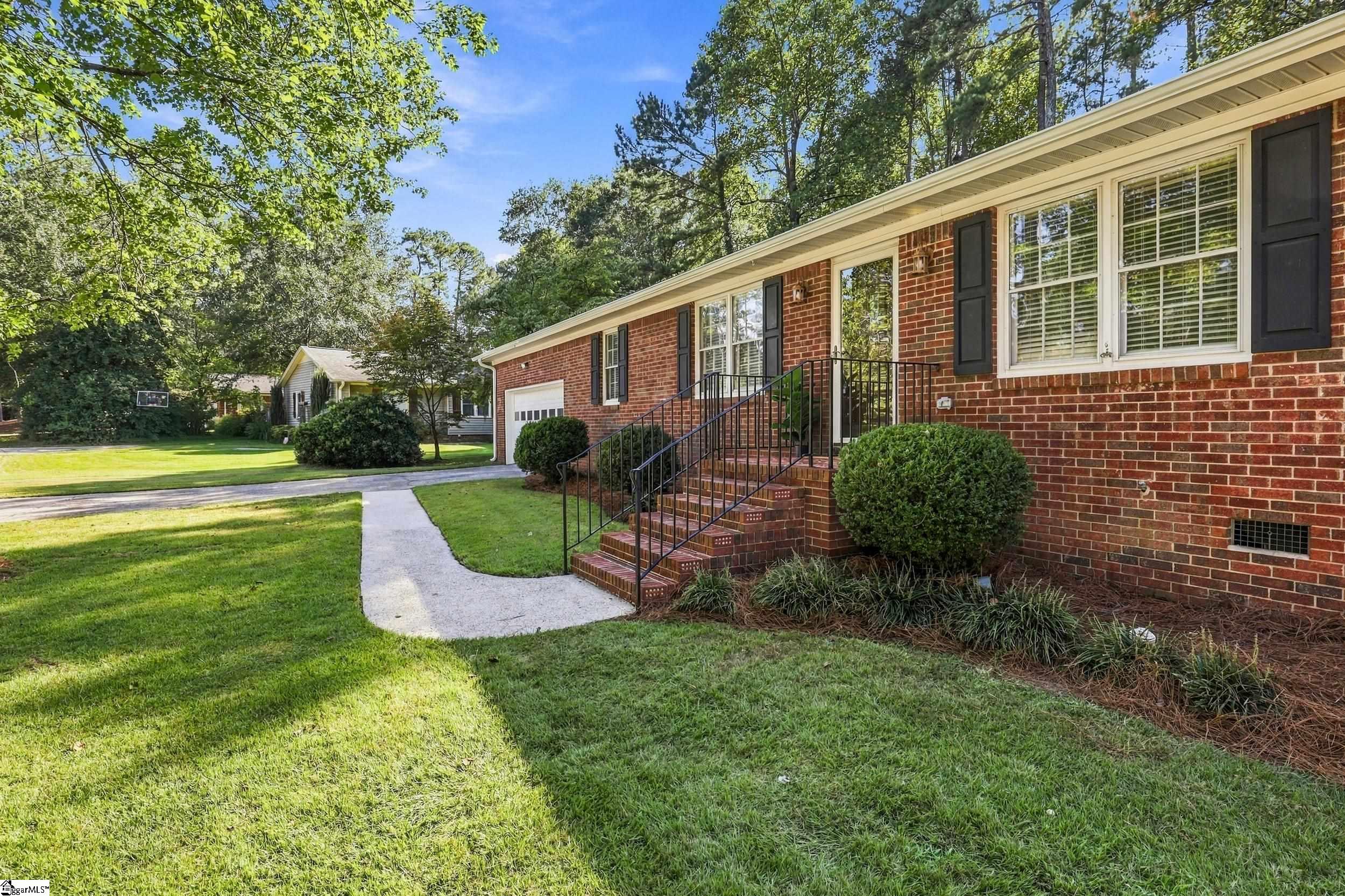 105 Vicksburg Court Property Photo 29