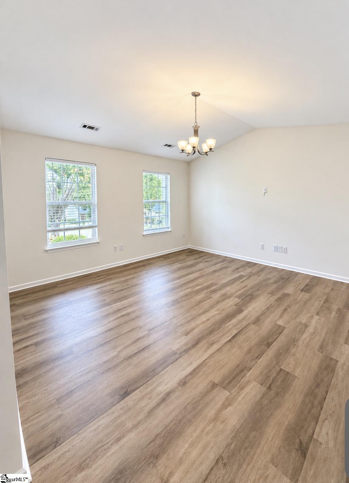 9 Falcon Ridge Way Property Photo 3