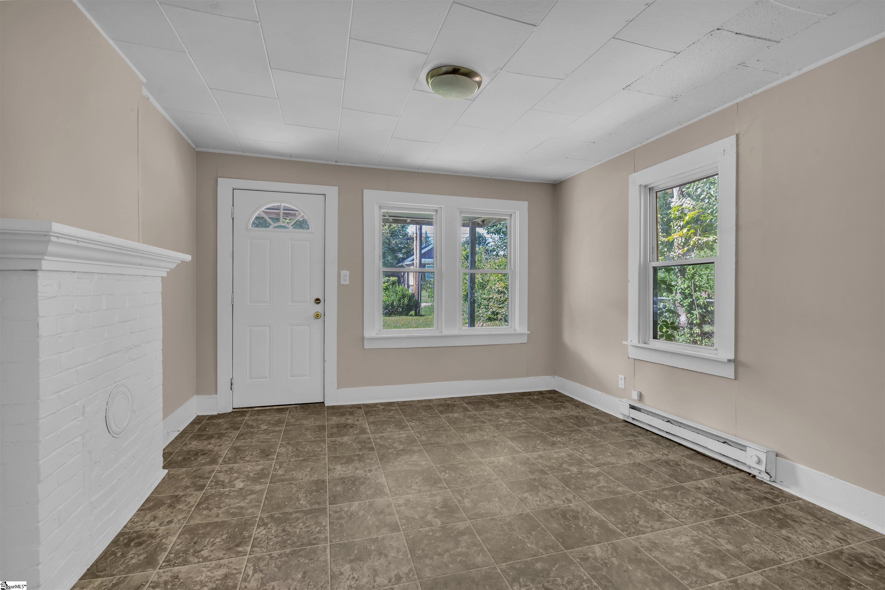 306 Westview Boulevard Property Photo 3