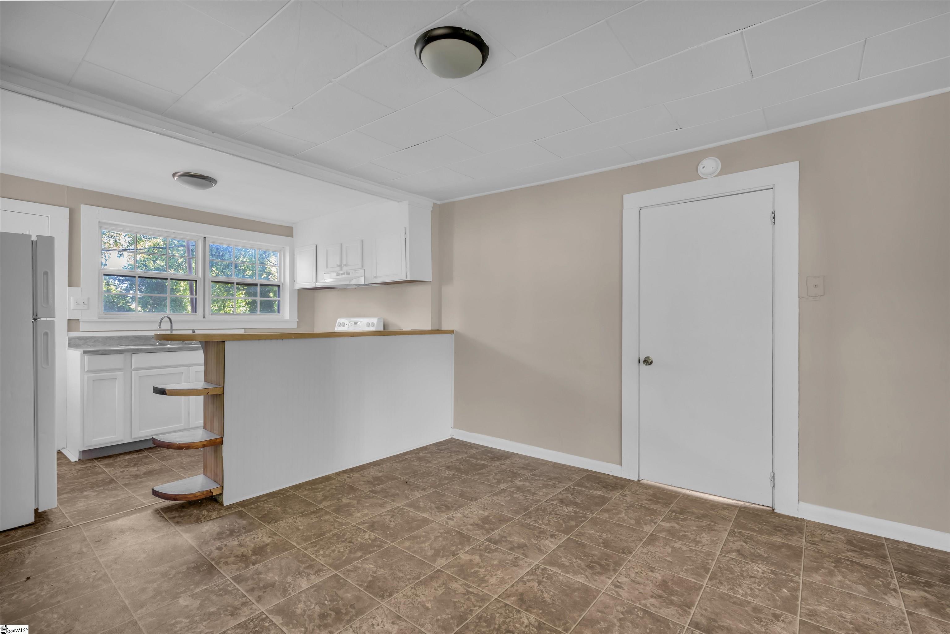 306 Westview Boulevard Property Photo 7