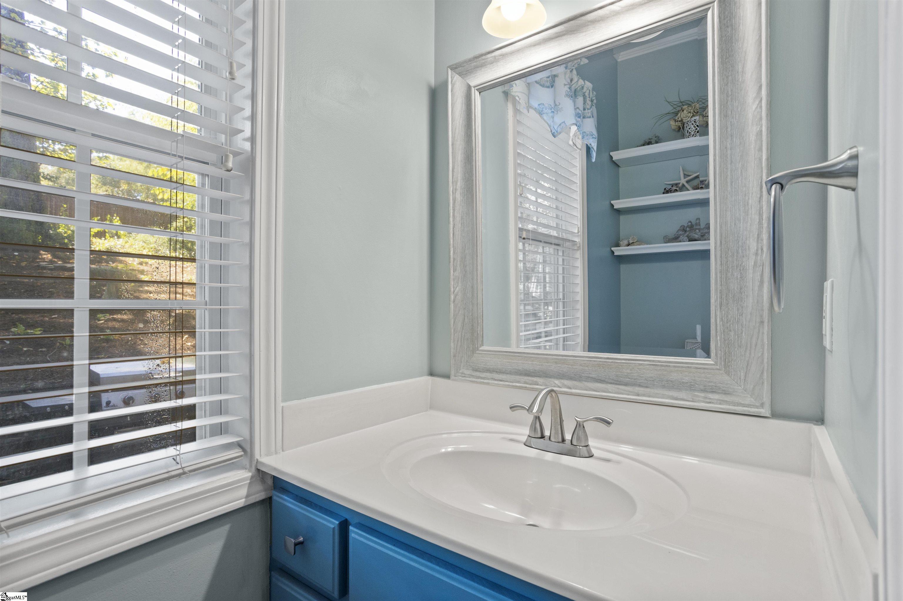 310 Ashford Avenue Property Photo 16