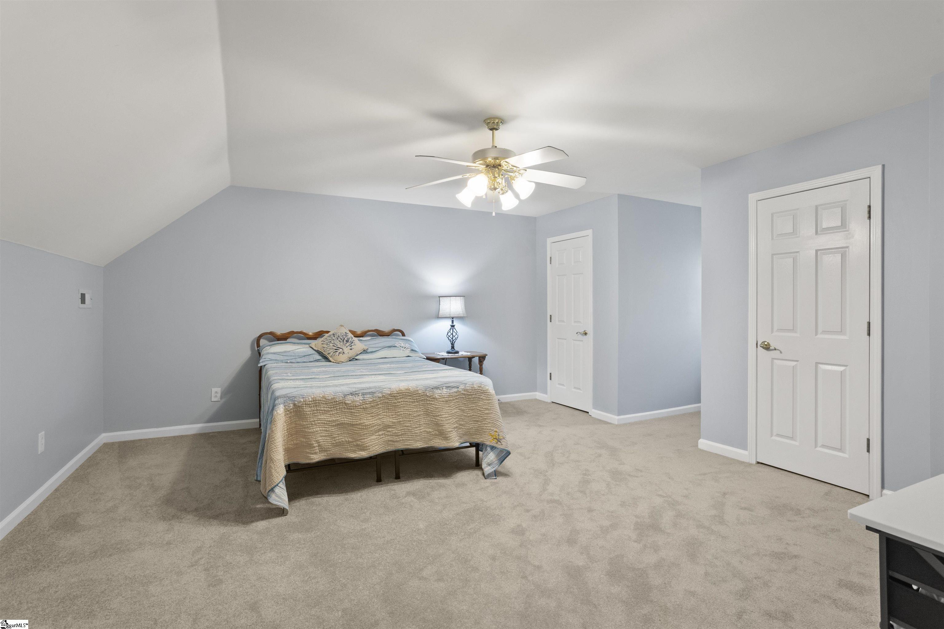 310 Ashford Avenue Property Photo 18