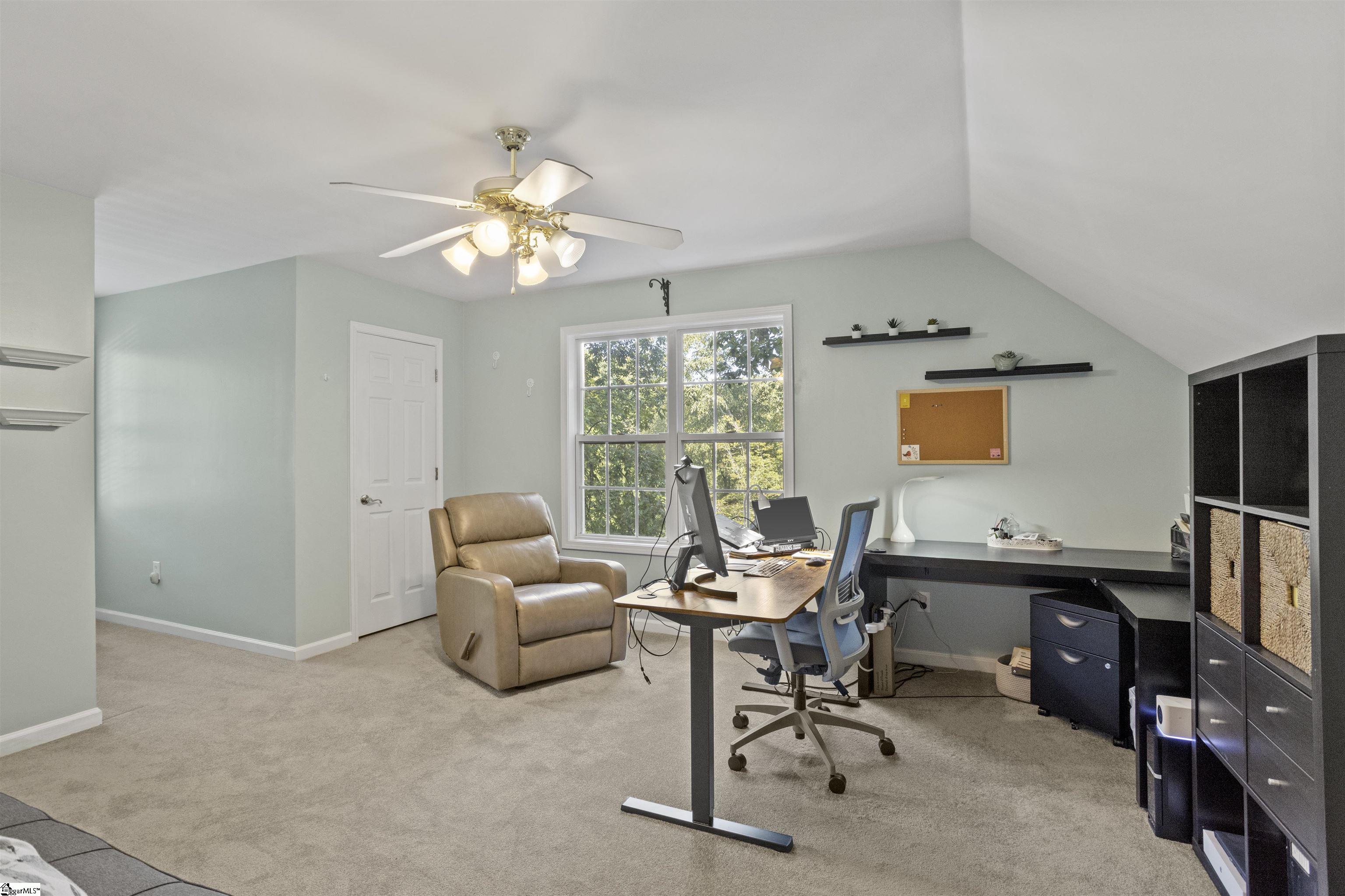 310 Ashford Avenue Property Photo 20