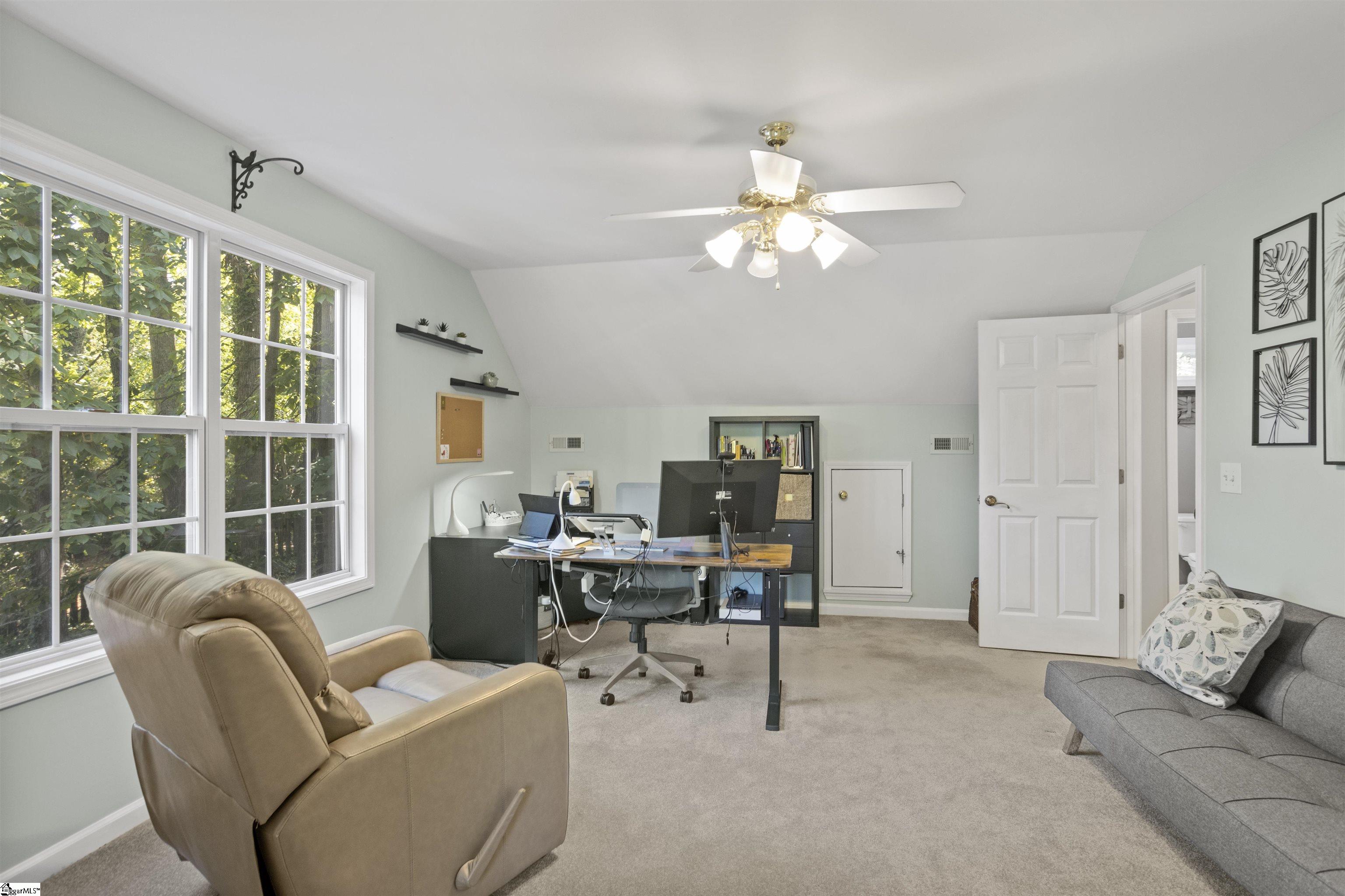310 Ashford Avenue Property Photo 21