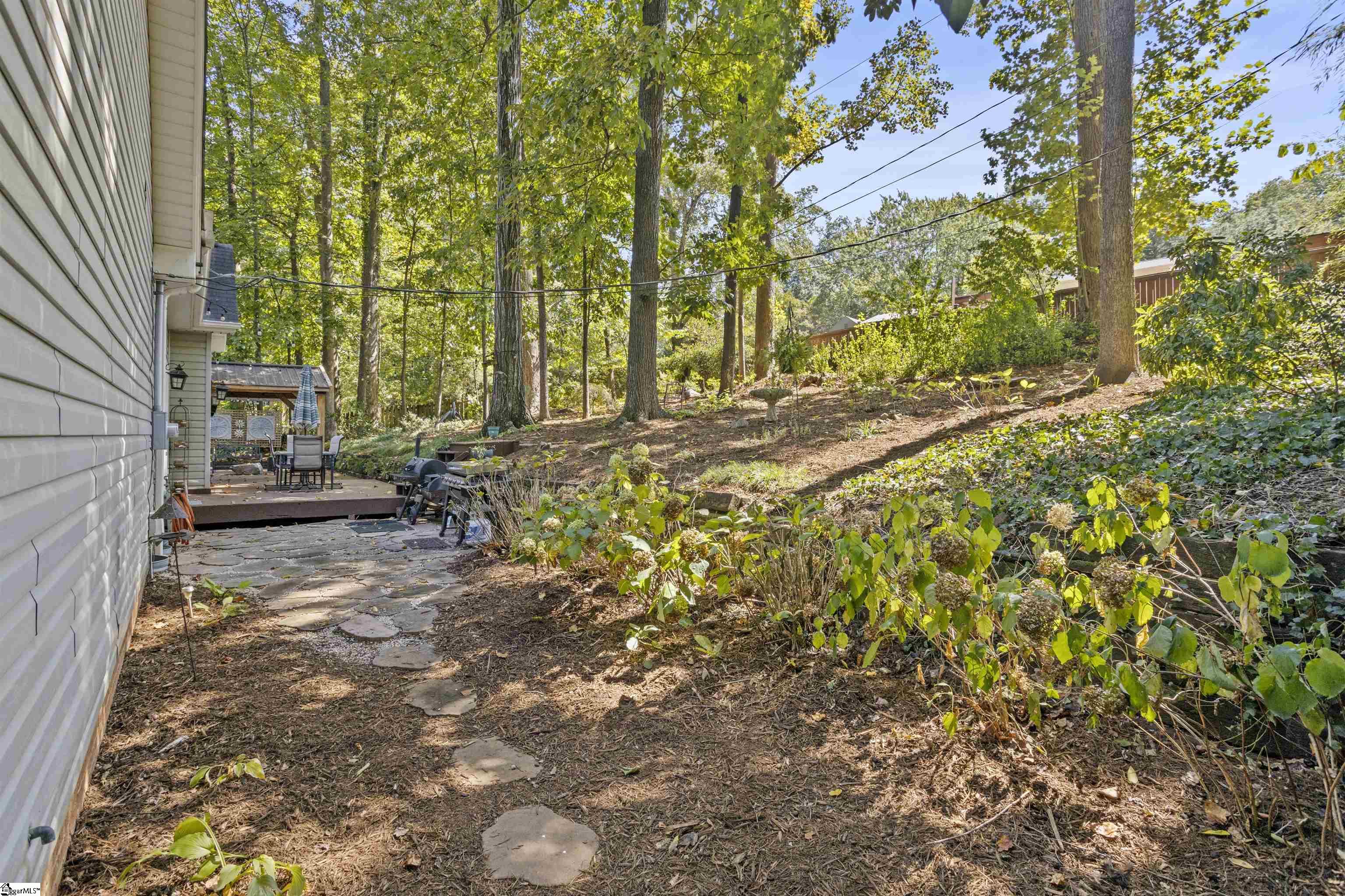 310 Ashford Avenue Property Photo 28