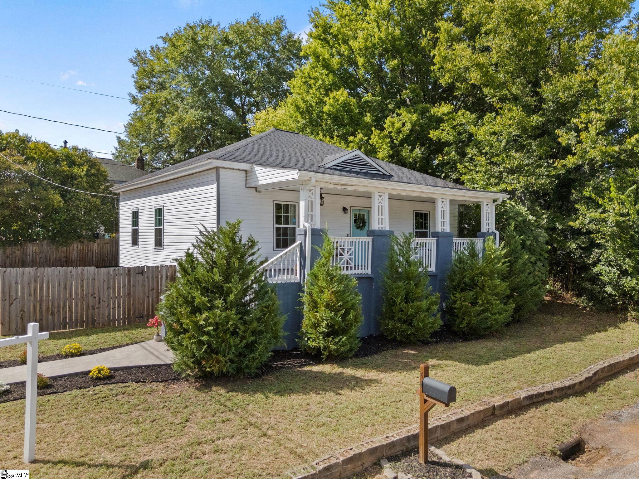 44 4th Avenue Property Photo 3