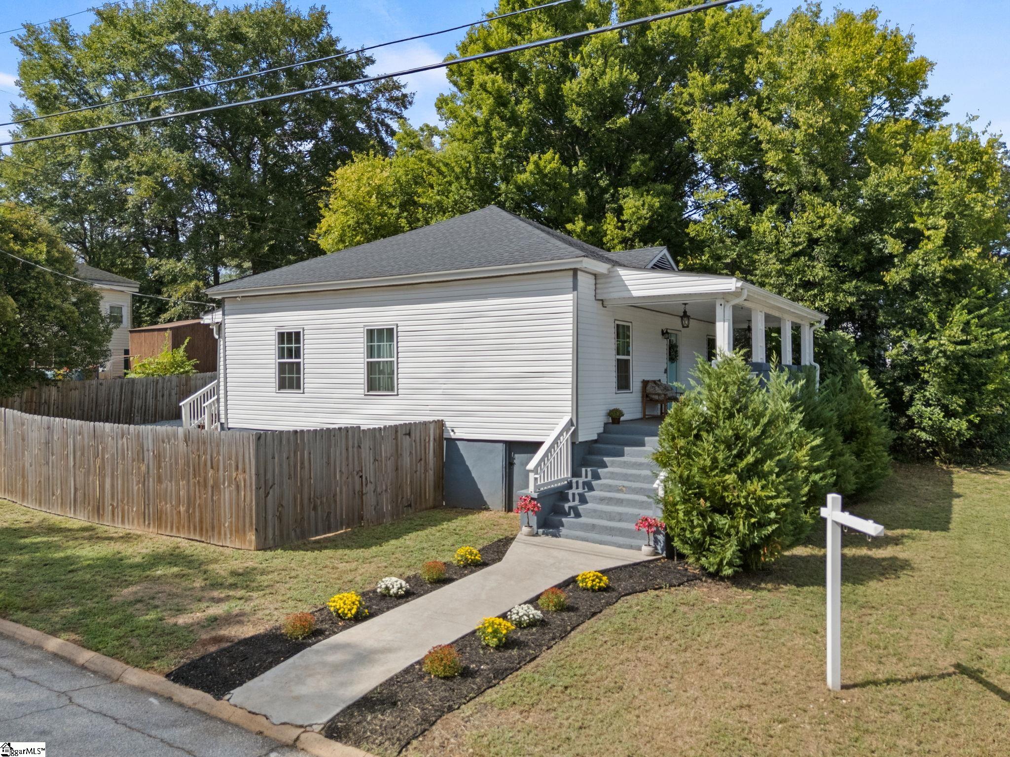 44 4th Avenue Property Photo 6