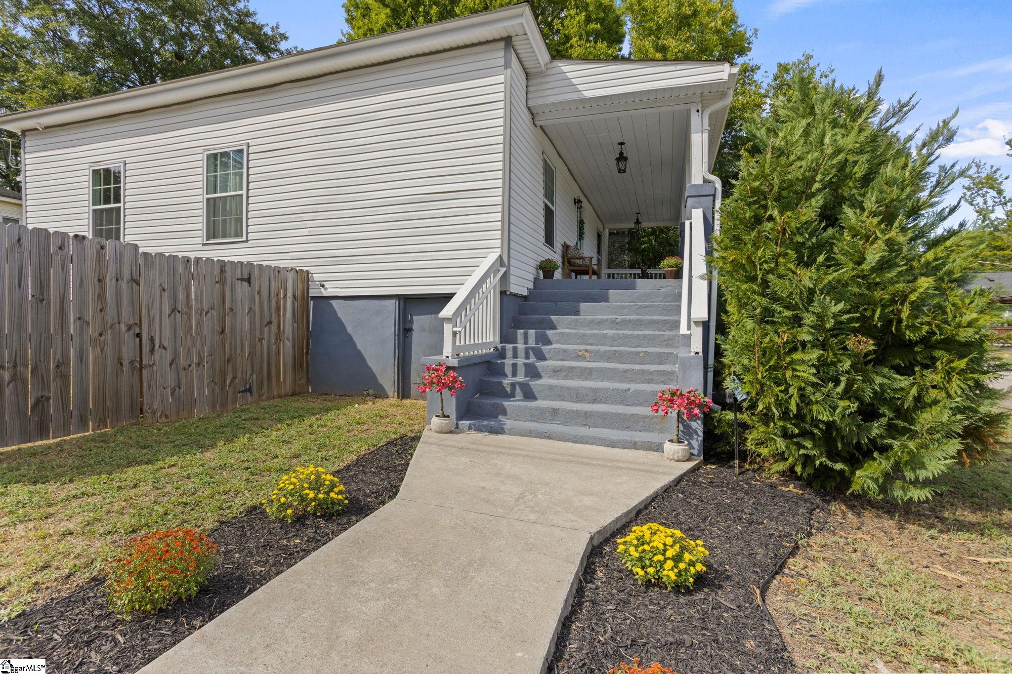 44 4th Avenue Property Photo 7