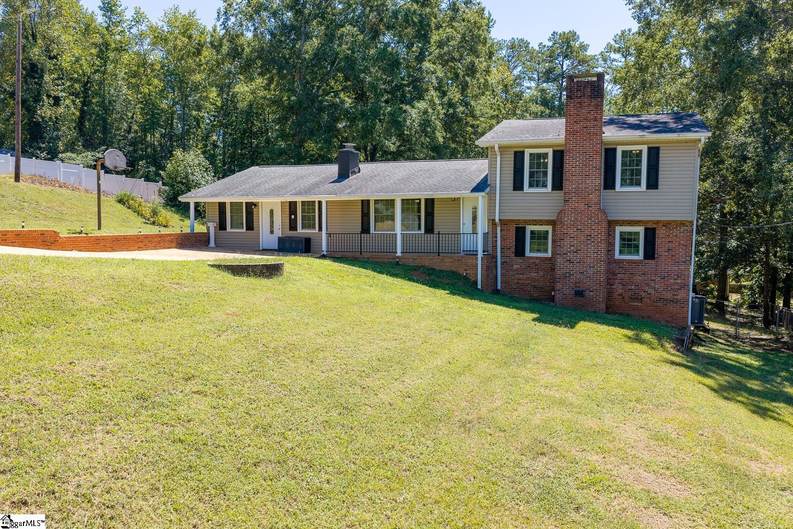 201 Knollview Drive Property Photo 5