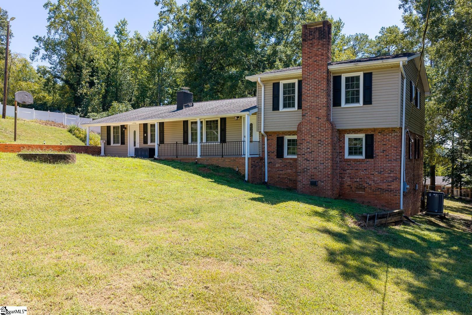 201 Knollview Drive Property Photo 6