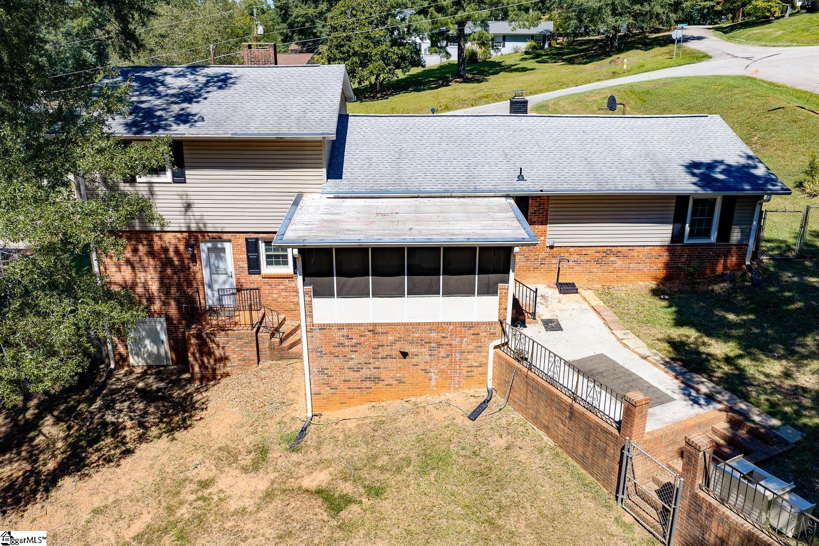 201 Knollview Drive Property Photo 8