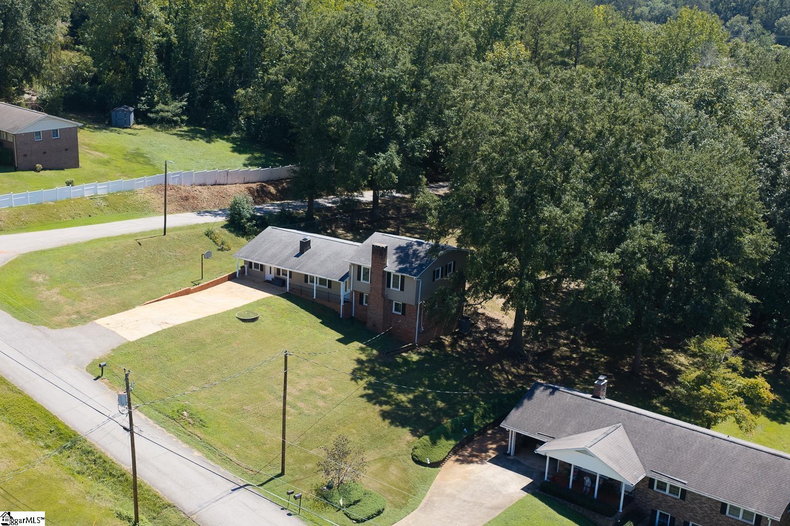 201 Knollview Drive Property Photo 10