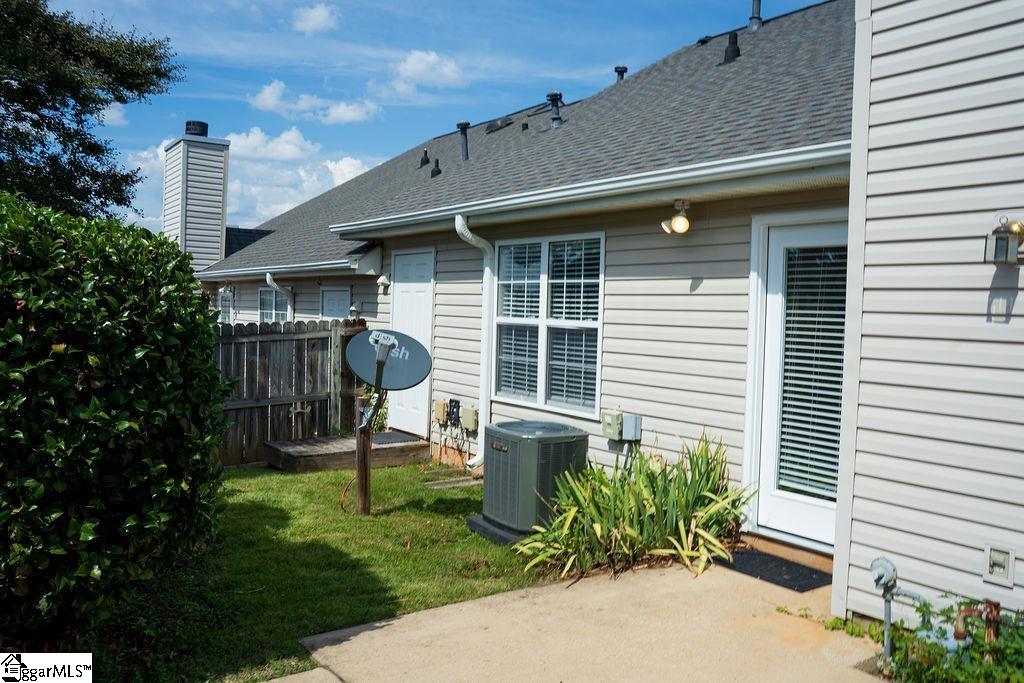 11 Hillside Glen Drive Property Photo 4