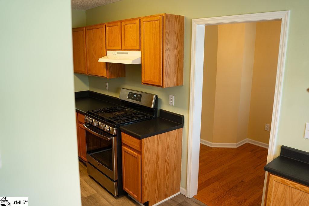 11 Hillside Glen Drive Property Photo 8