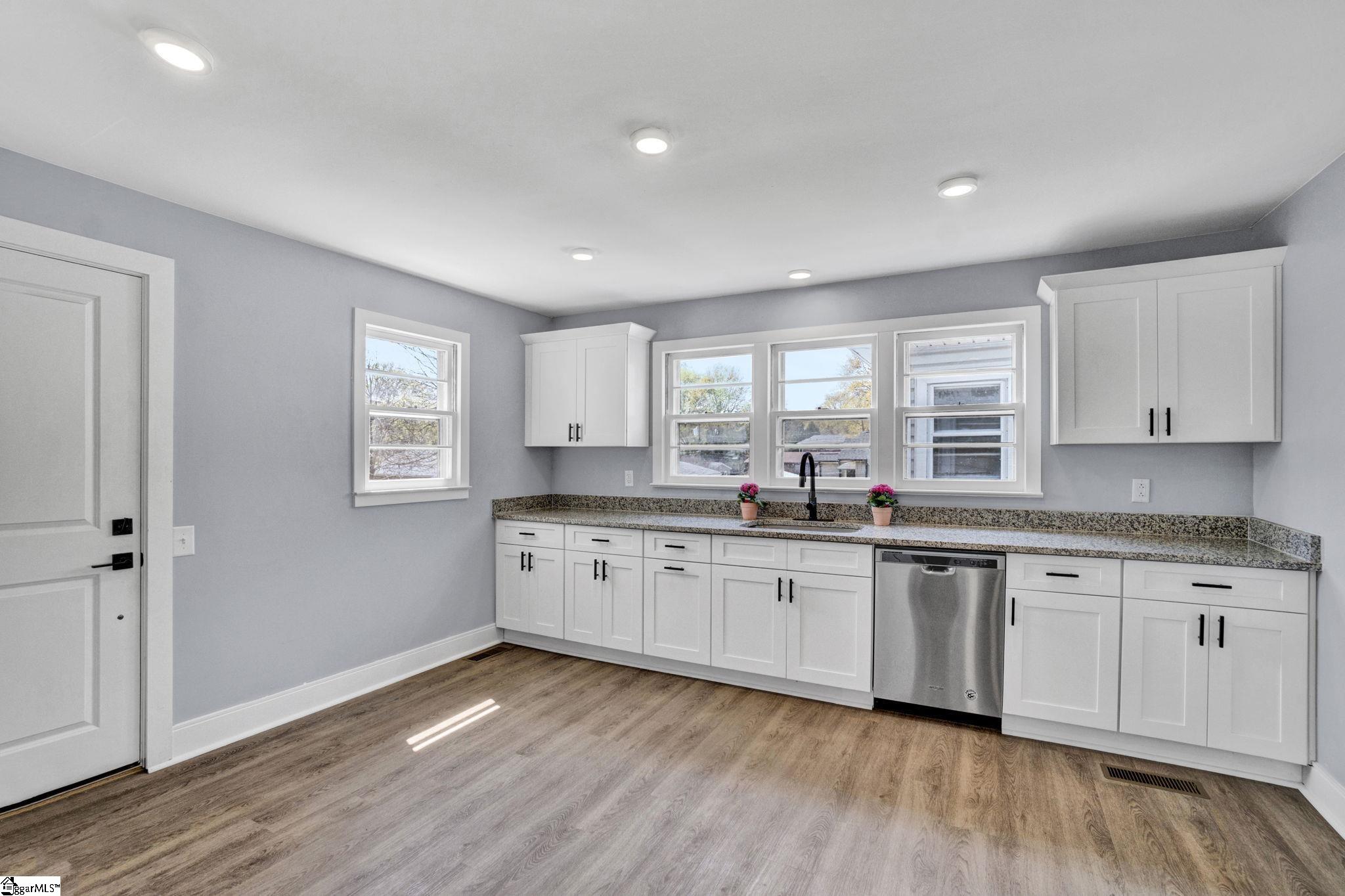 101 Mark Street Property Photo 3