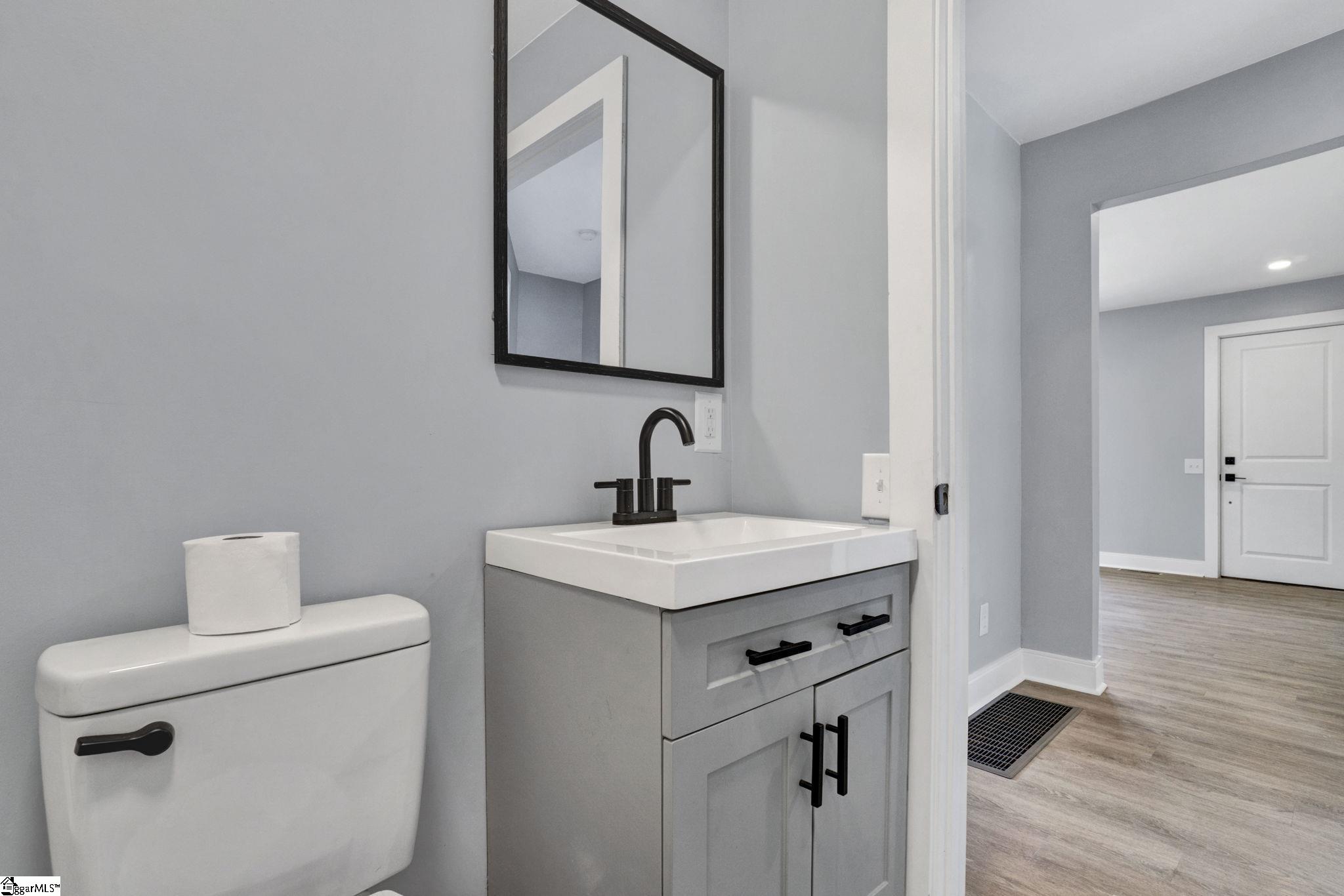 101 Mark Street Property Photo 32