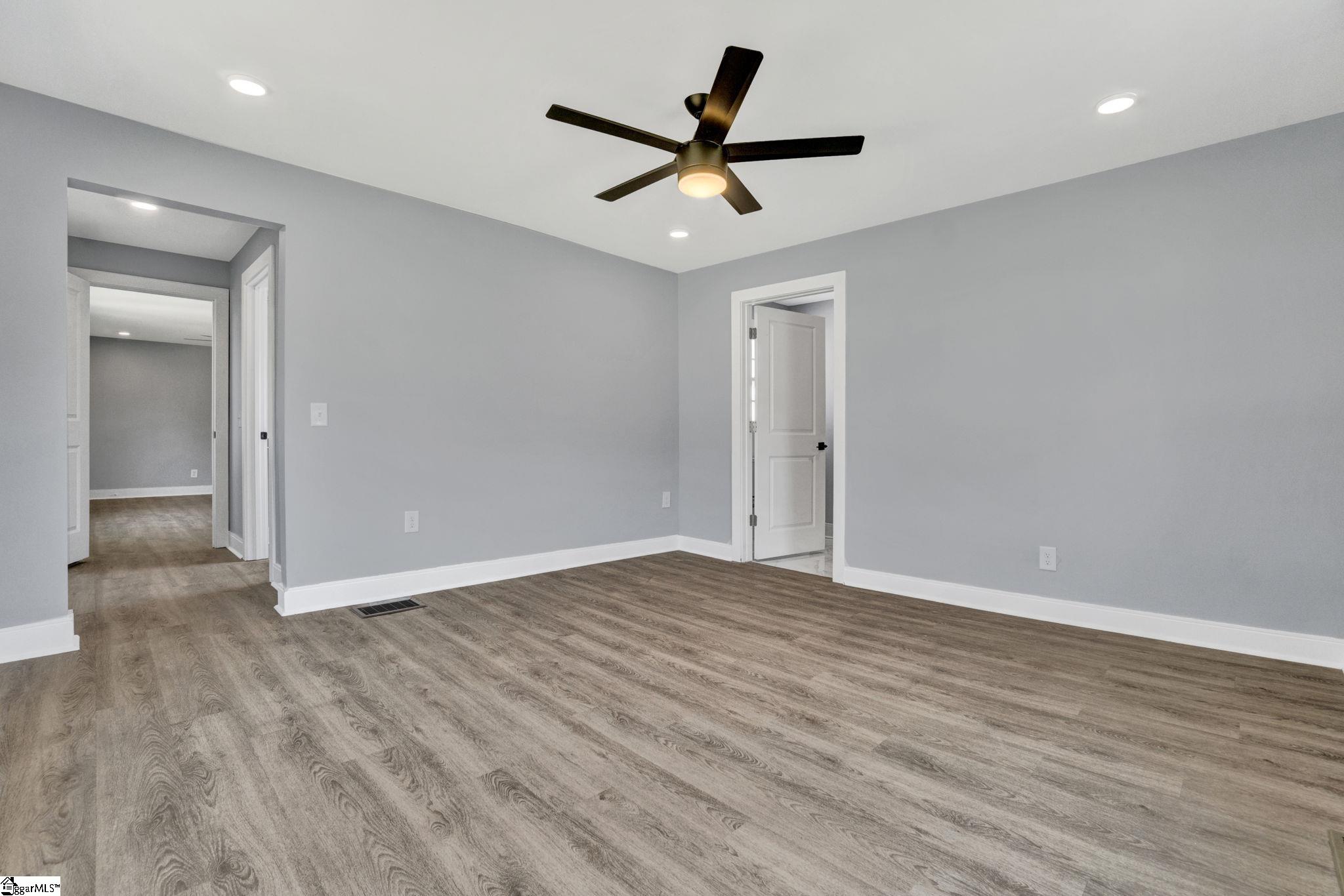 101 Mark Street Property Photo 38