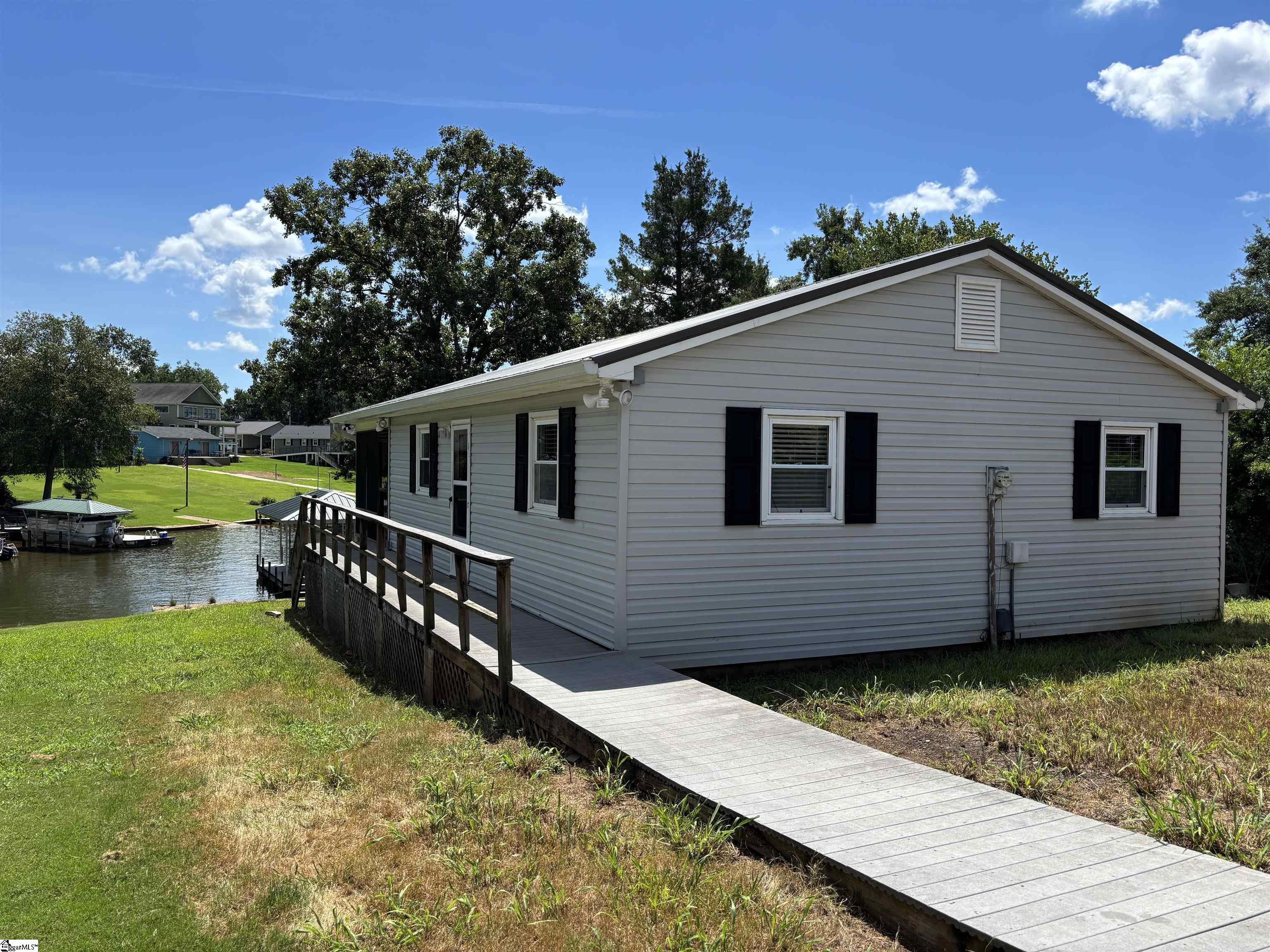 136 Coastline Drive Property Photo 2