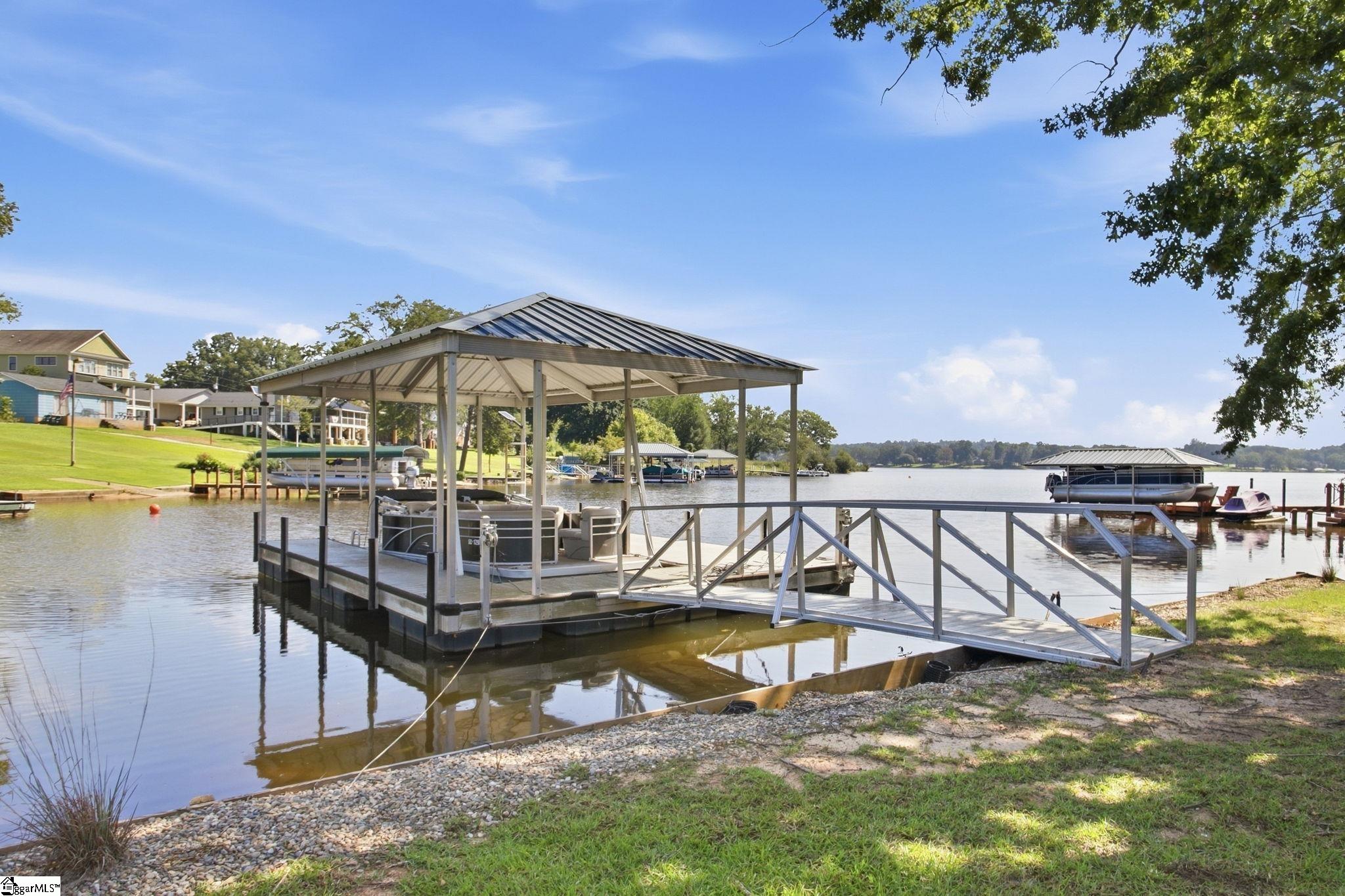 136 Coastline Drive Property Photo 5