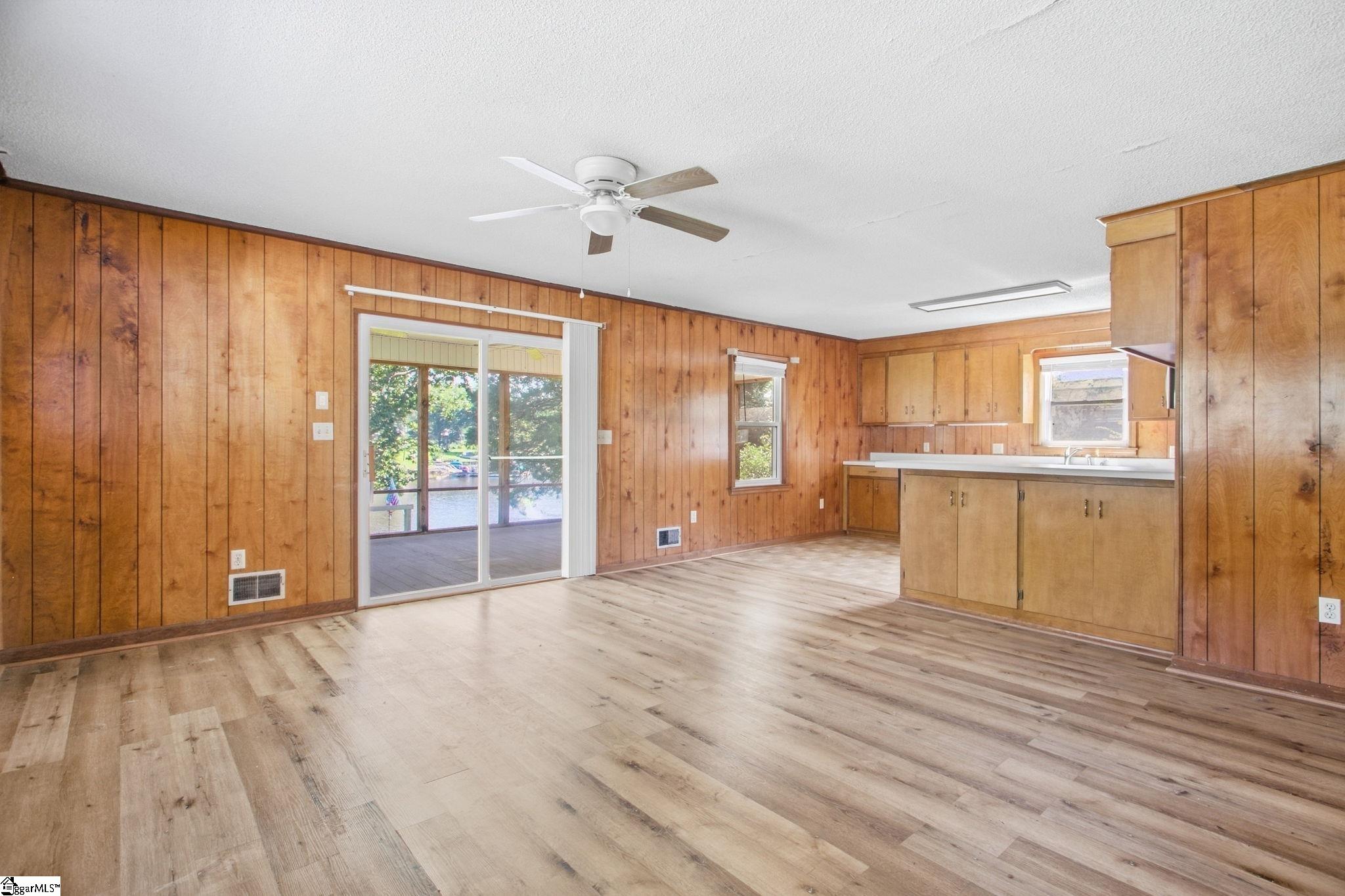 136 Coastline Drive Property Photo 16