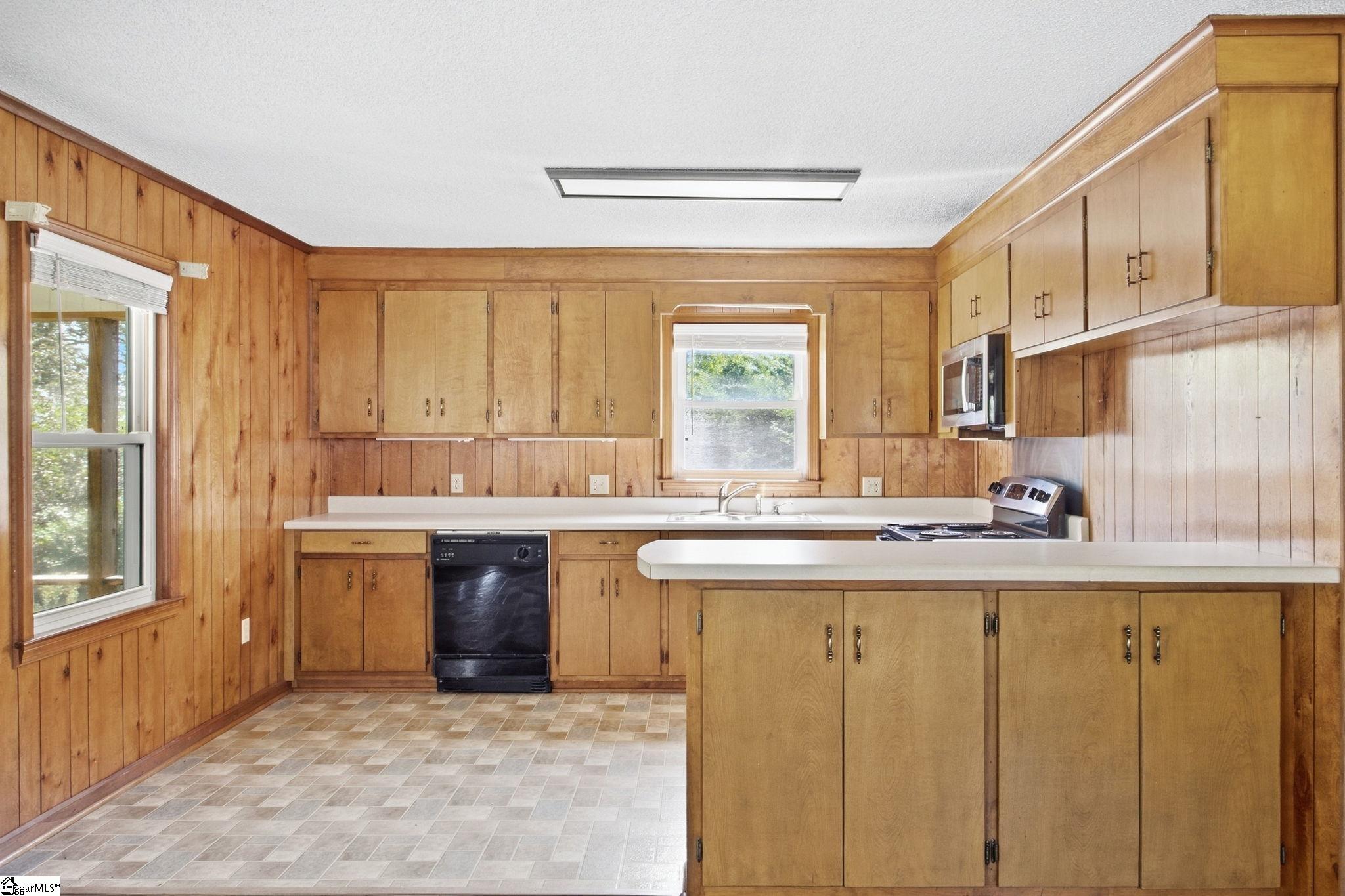 136 Coastline Drive Property Photo 20
