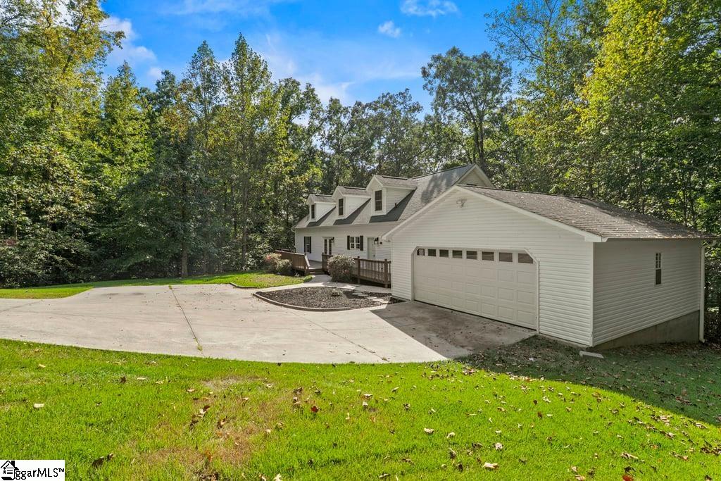 107 Buttercup Court Property Photo 3