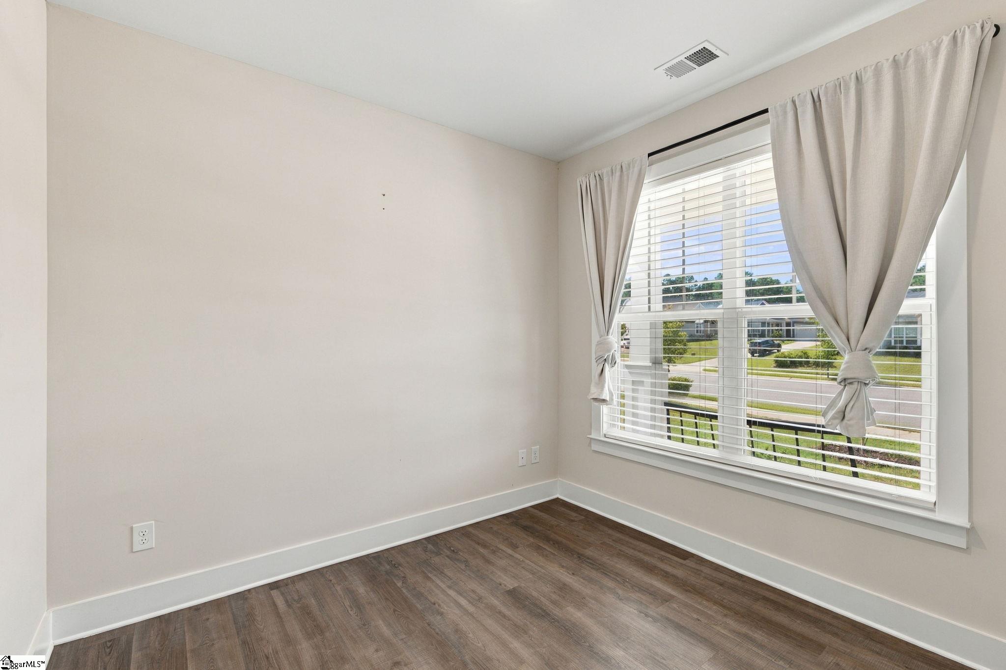 517 Glendon Street Property Photo 8