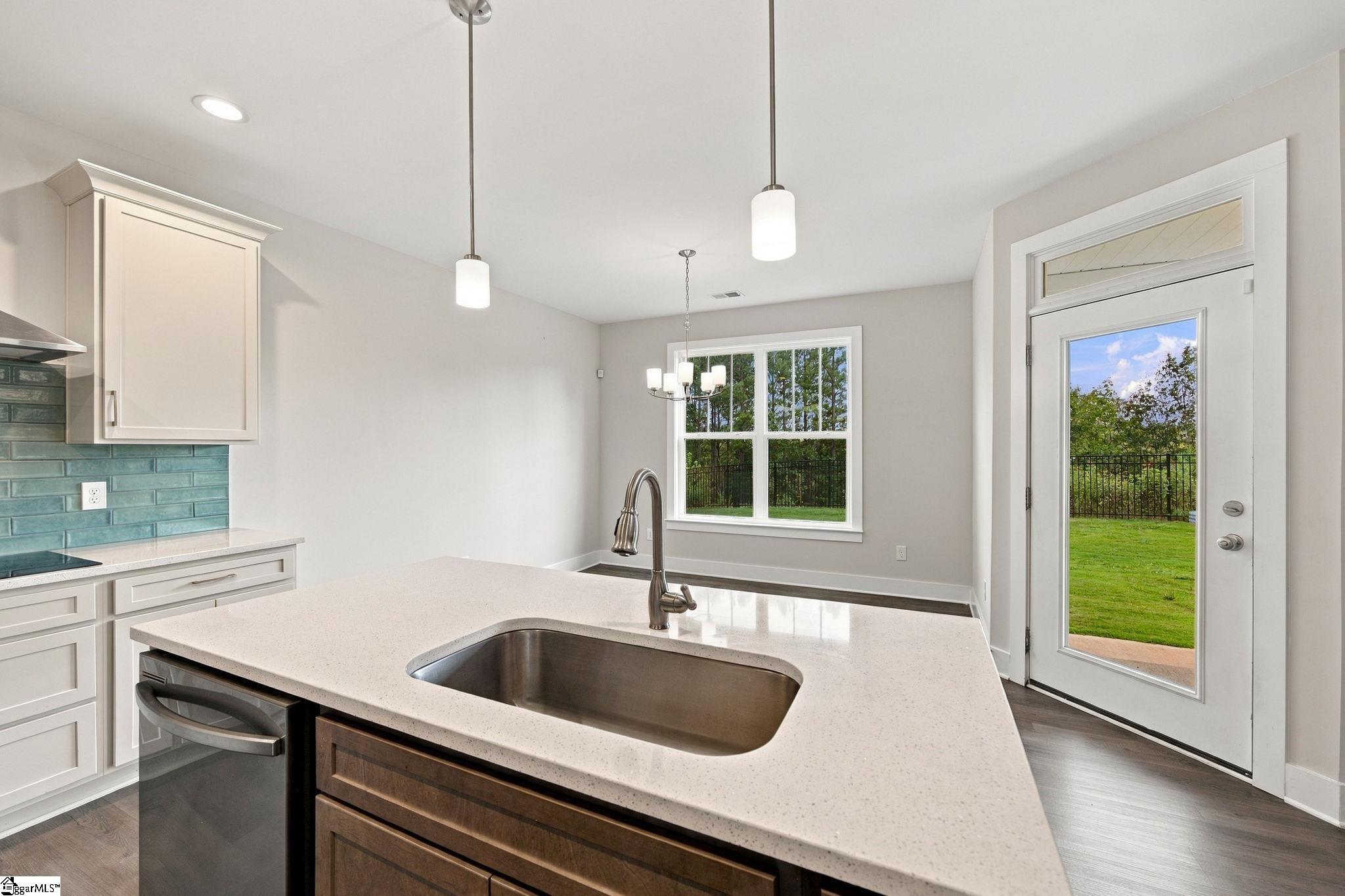 517 Glendon Street Property Photo 10