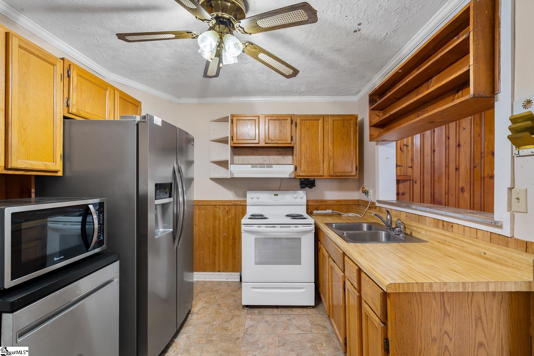 2706 Whitehall Avenue Property Photo 6