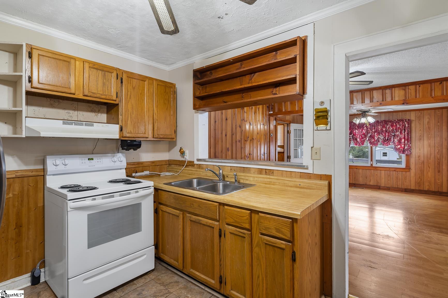 2706 Whitehall Avenue Property Photo 7