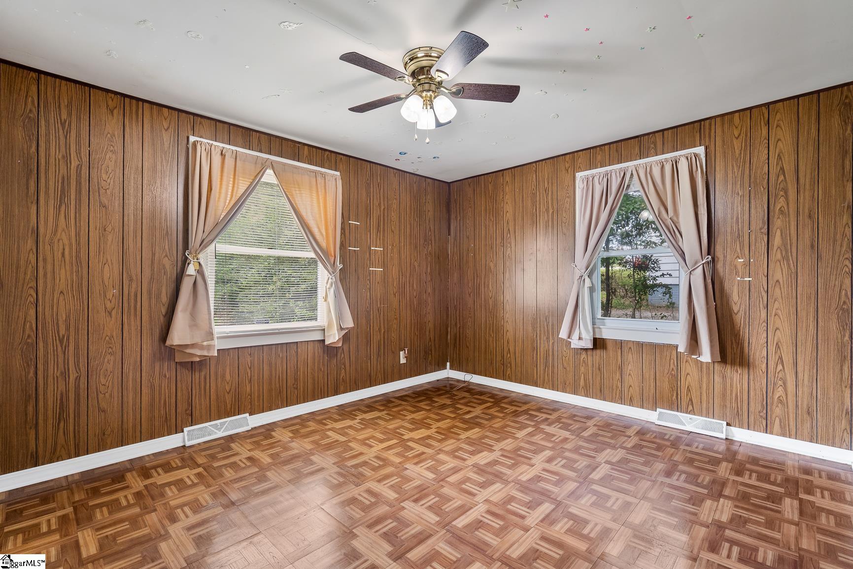2706 Whitehall Avenue Property Photo 11