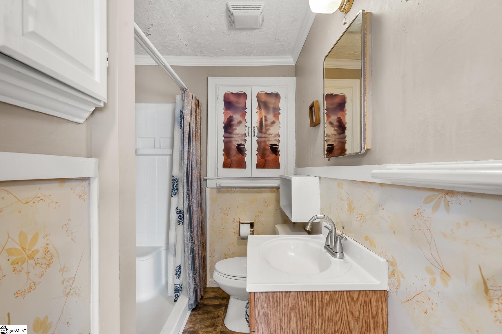 2706 Whitehall Avenue Property Photo 12