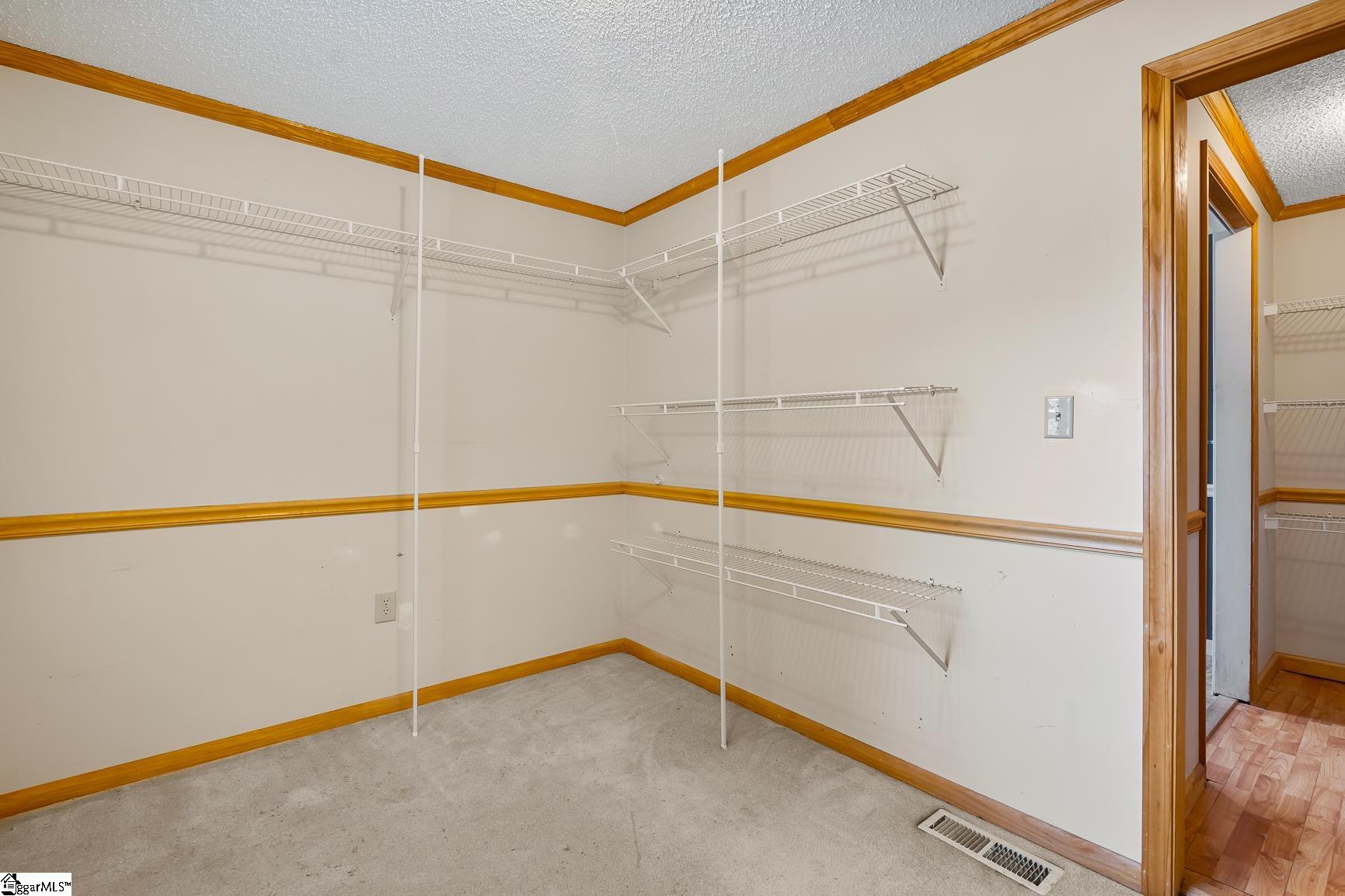 2706 Whitehall Avenue Property Photo 18