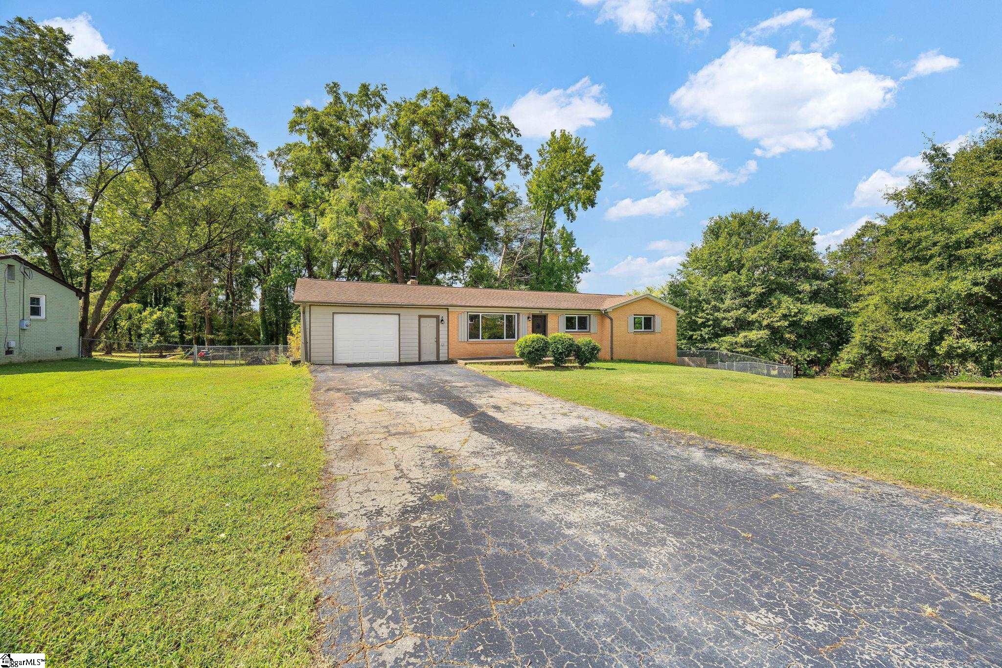 116 E Hill Drive Property Photo 2