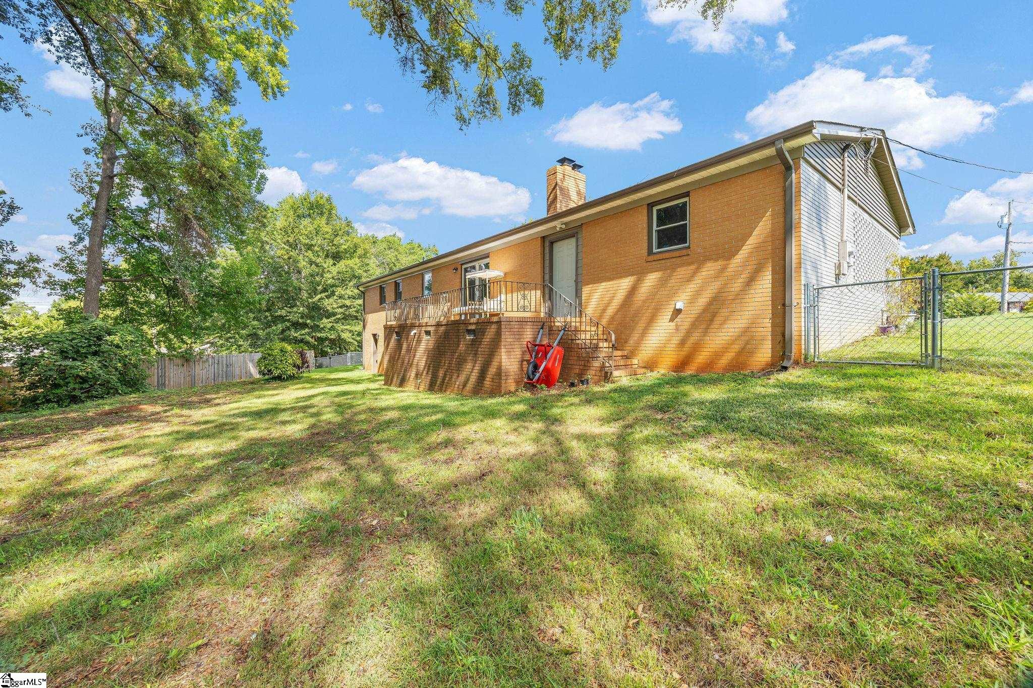 116 E Hill Drive Property Photo 4