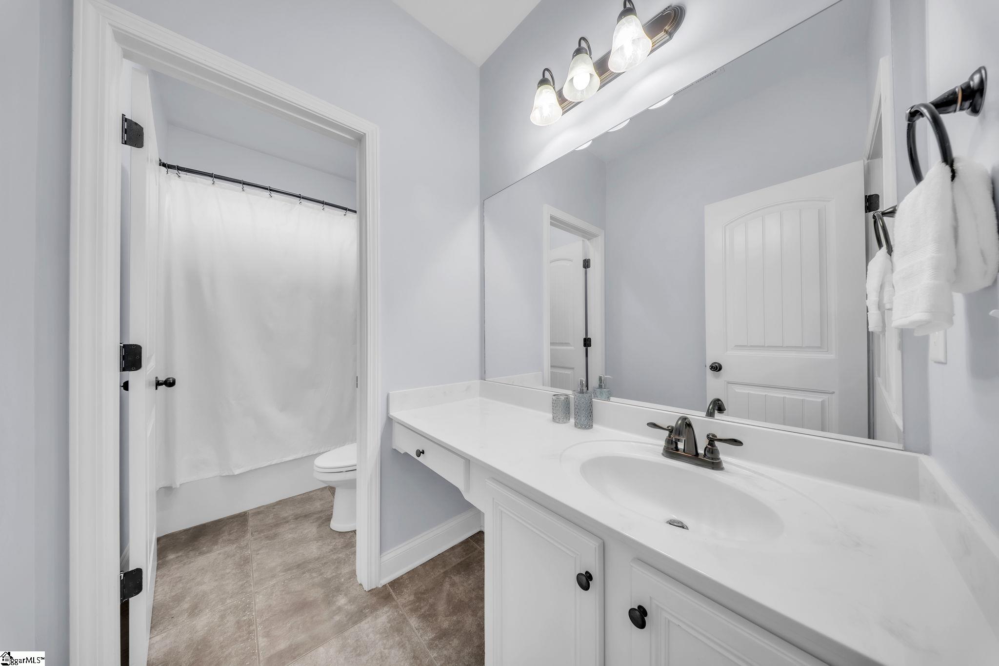 28 Ashby Grove Drive Property Photo 12