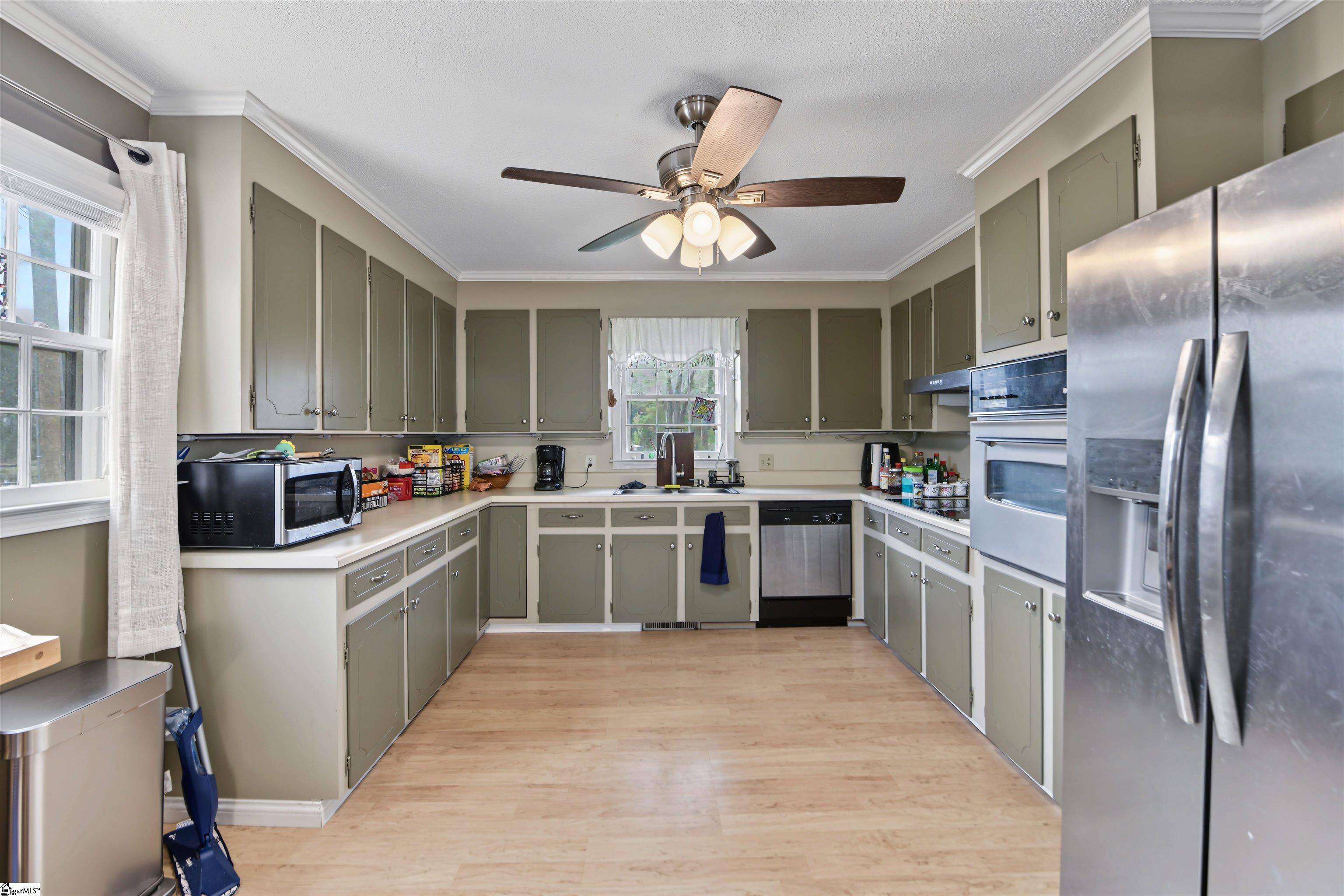 1007 Hiawatha Drive Property Photo 3