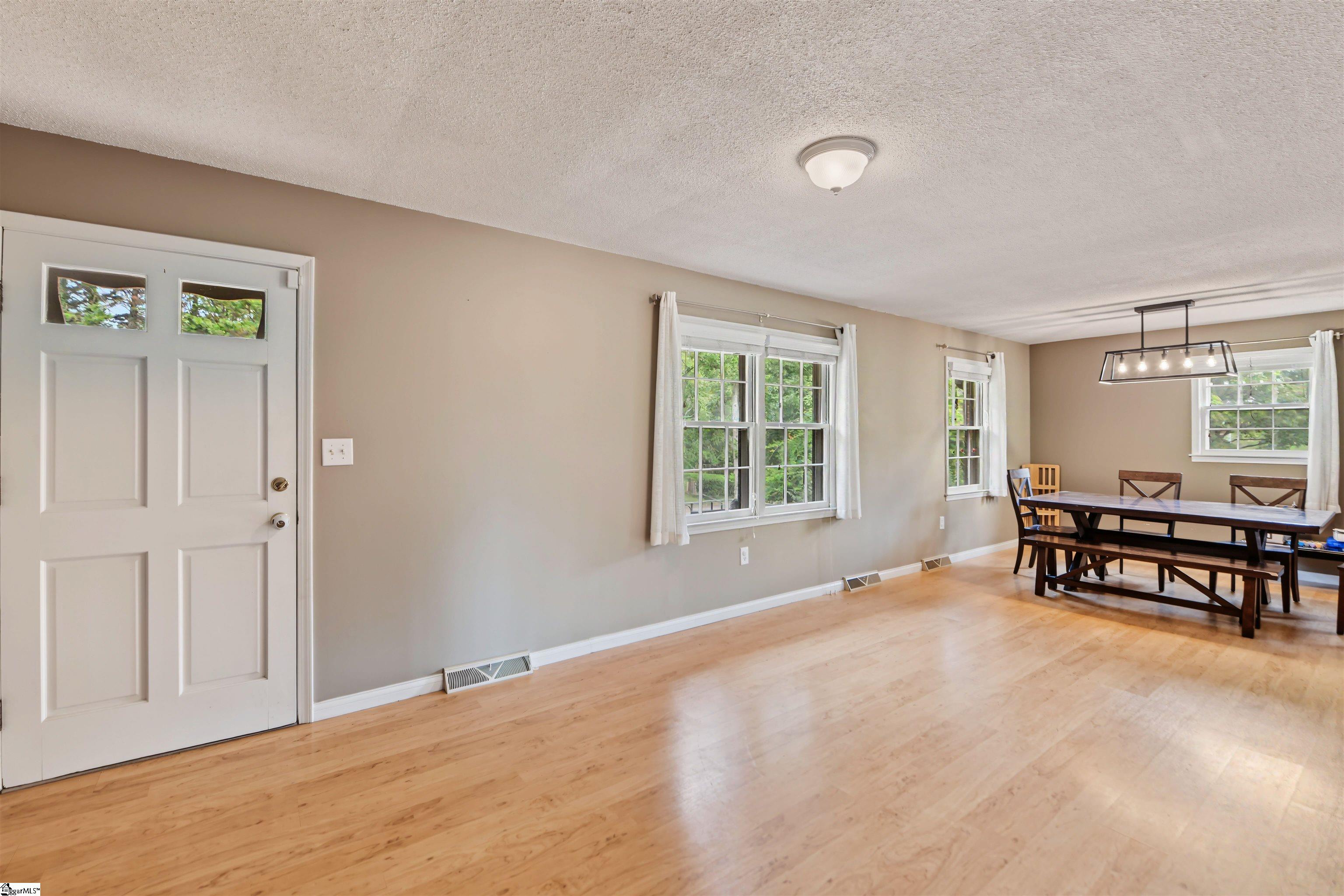 1007 Hiawatha Drive Property Photo 9