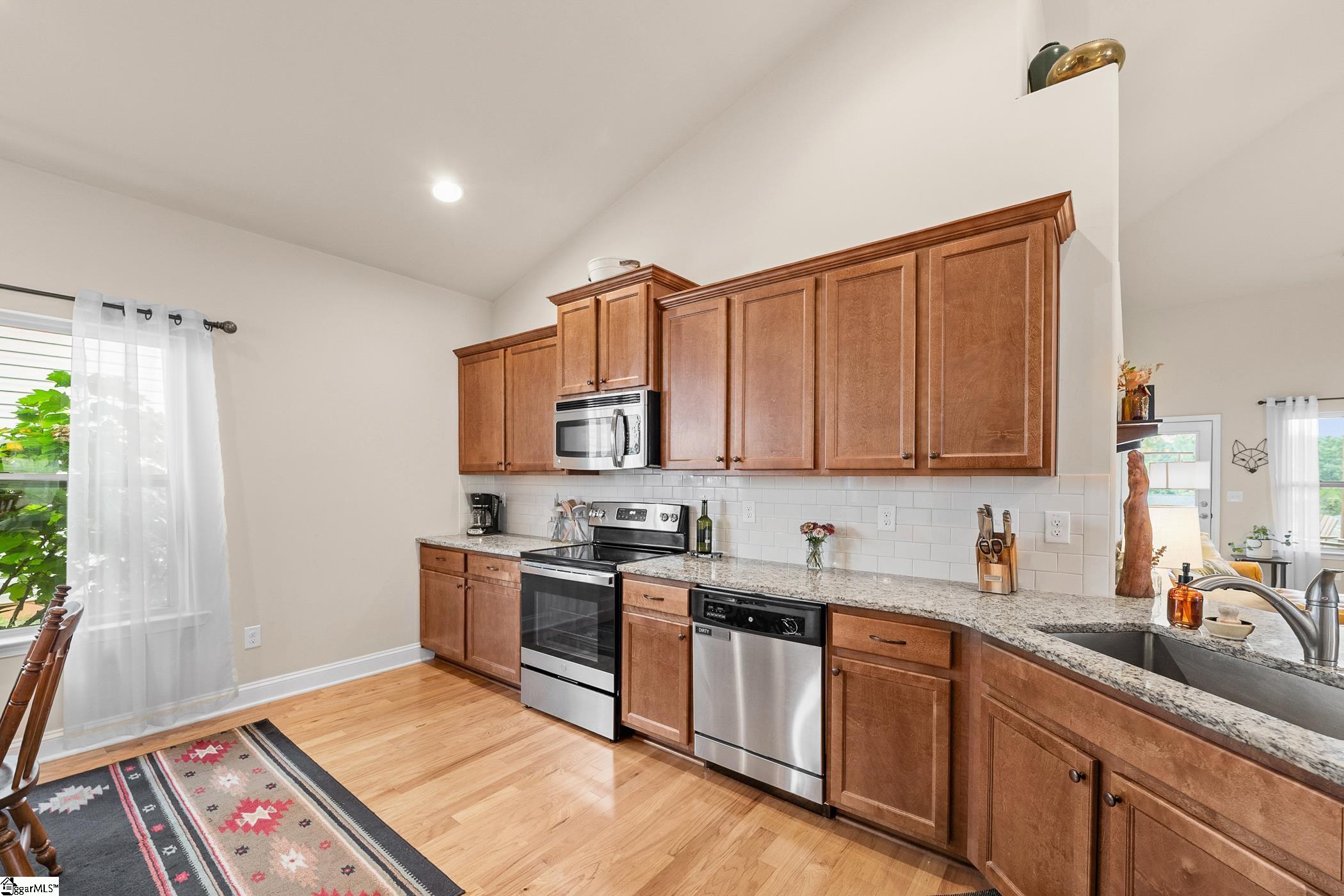 16 Border Avenue Property Photo 6