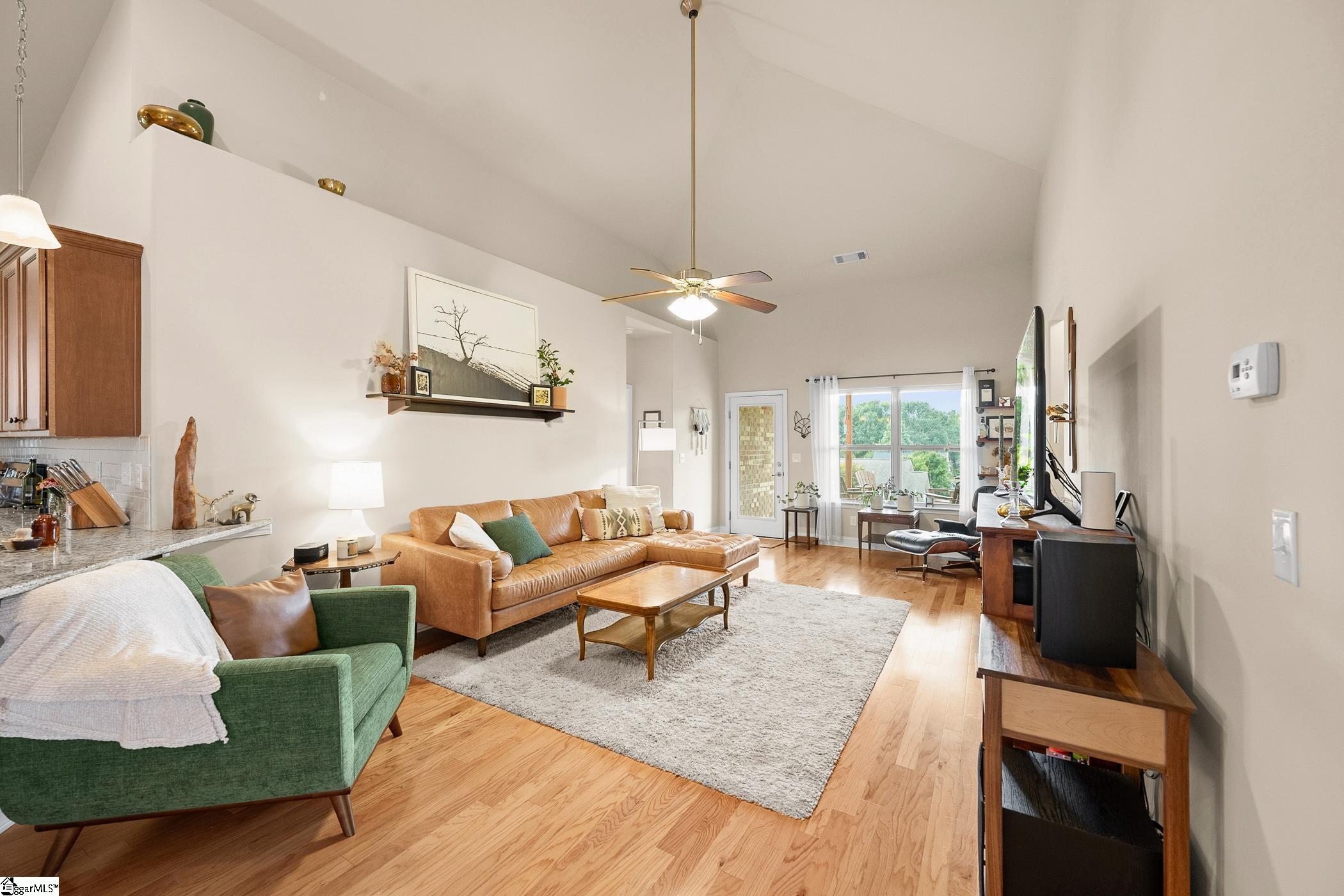 16 Border Avenue Property Photo 8