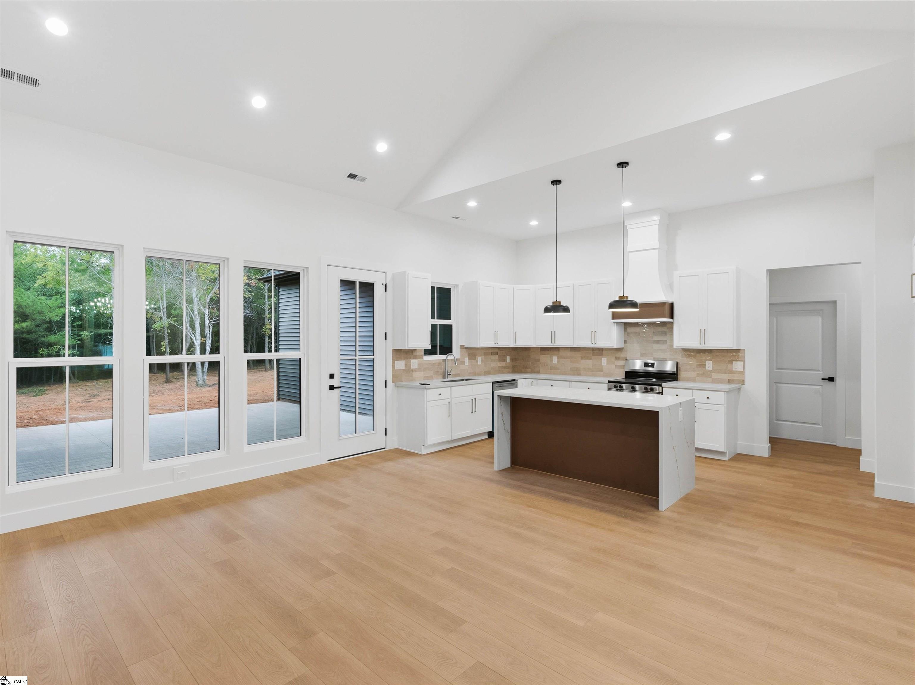 8632 Parris Bridge Road Property Photo 3