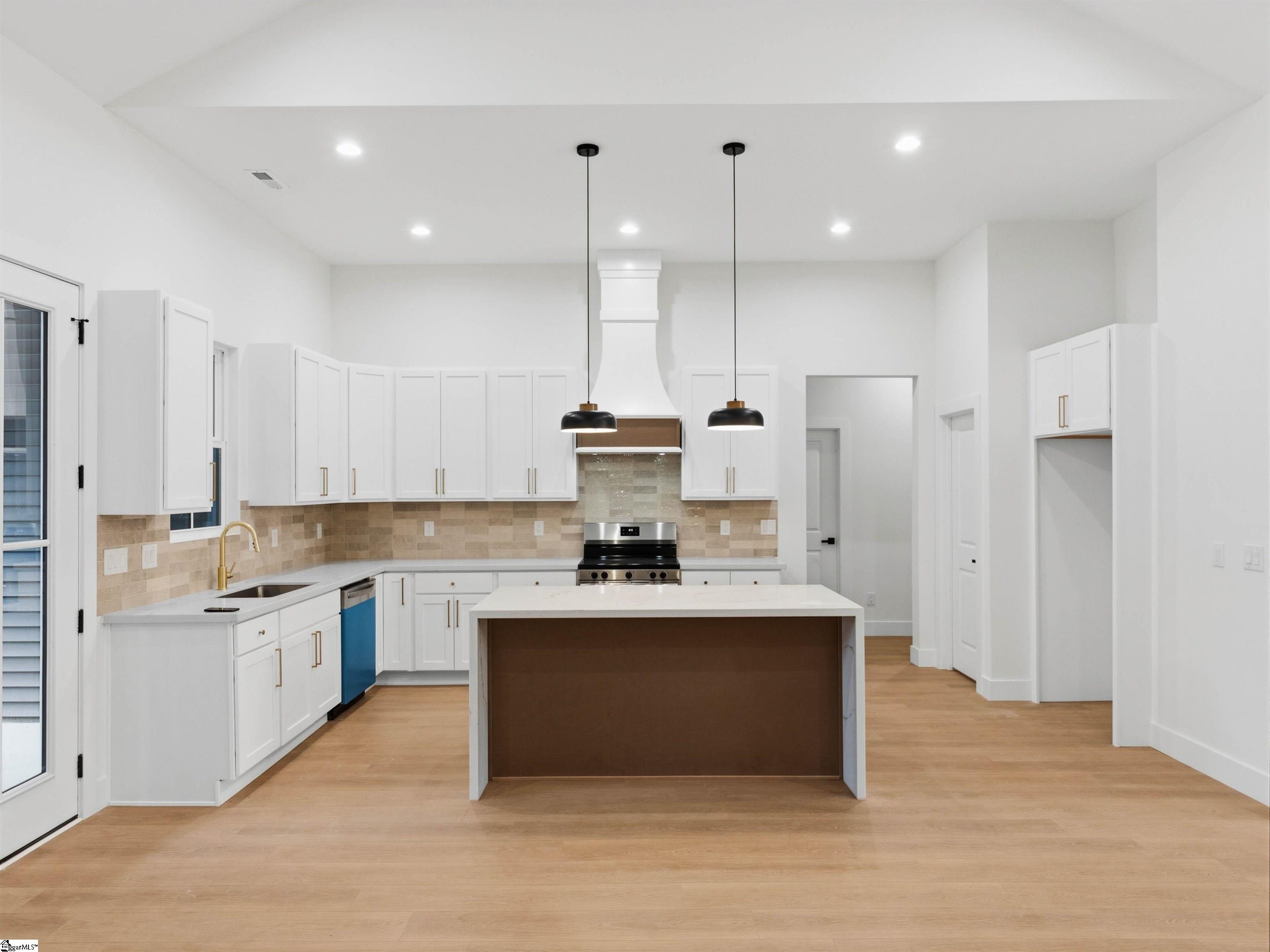 8632 Parris Bridge Road Property Photo 6